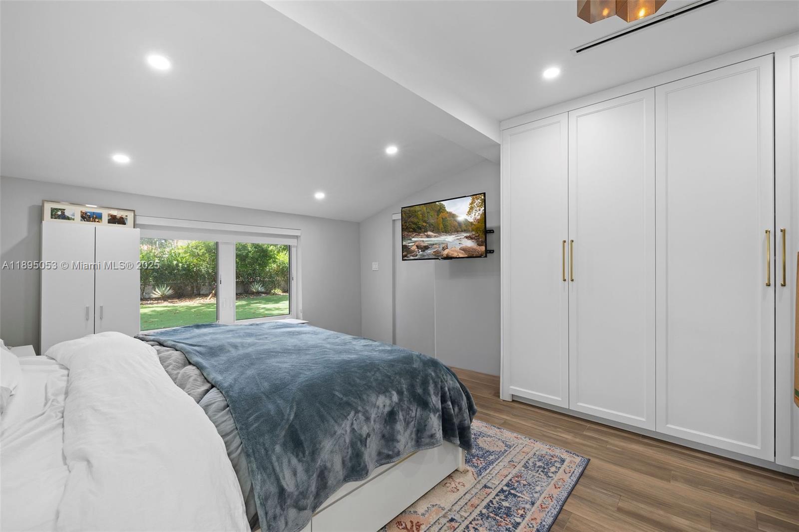 DUNNINGS MIAMI SHORES EXT - Residential Lease