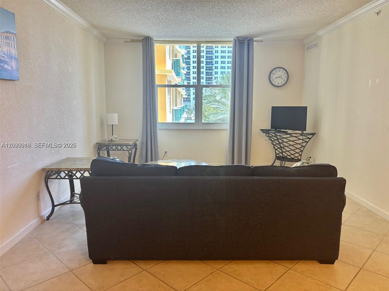WAVE CONDO - Residential