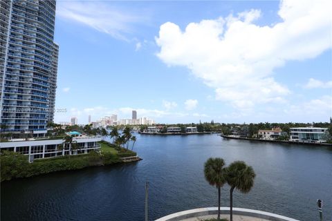 20515 E Country Club Dr 543 Aventura FL 33180