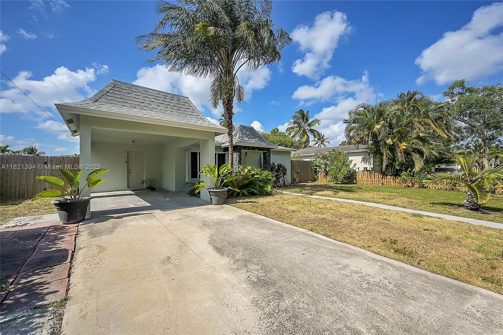 5340 SW 11th St