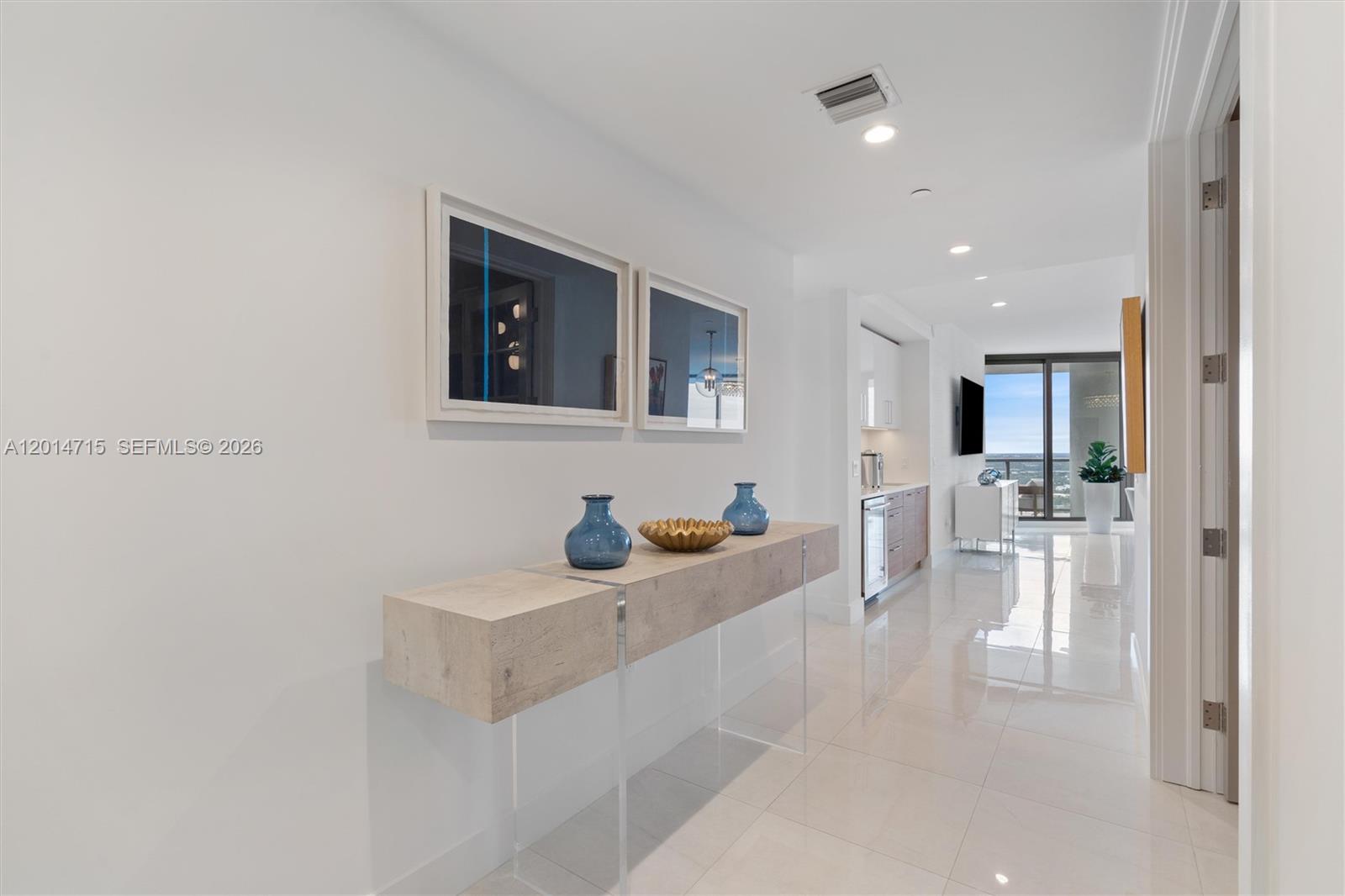 100 LAS OLAS CONDO - Residential