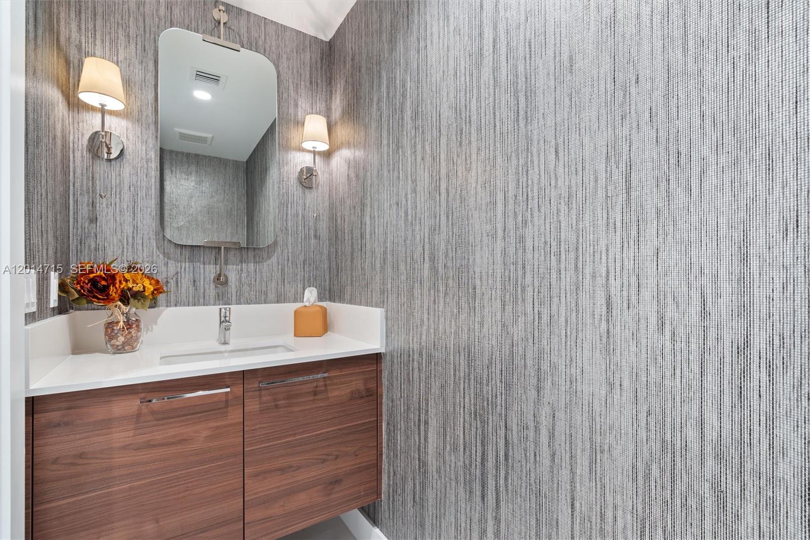 100 LAS OLAS CONDO - Residential