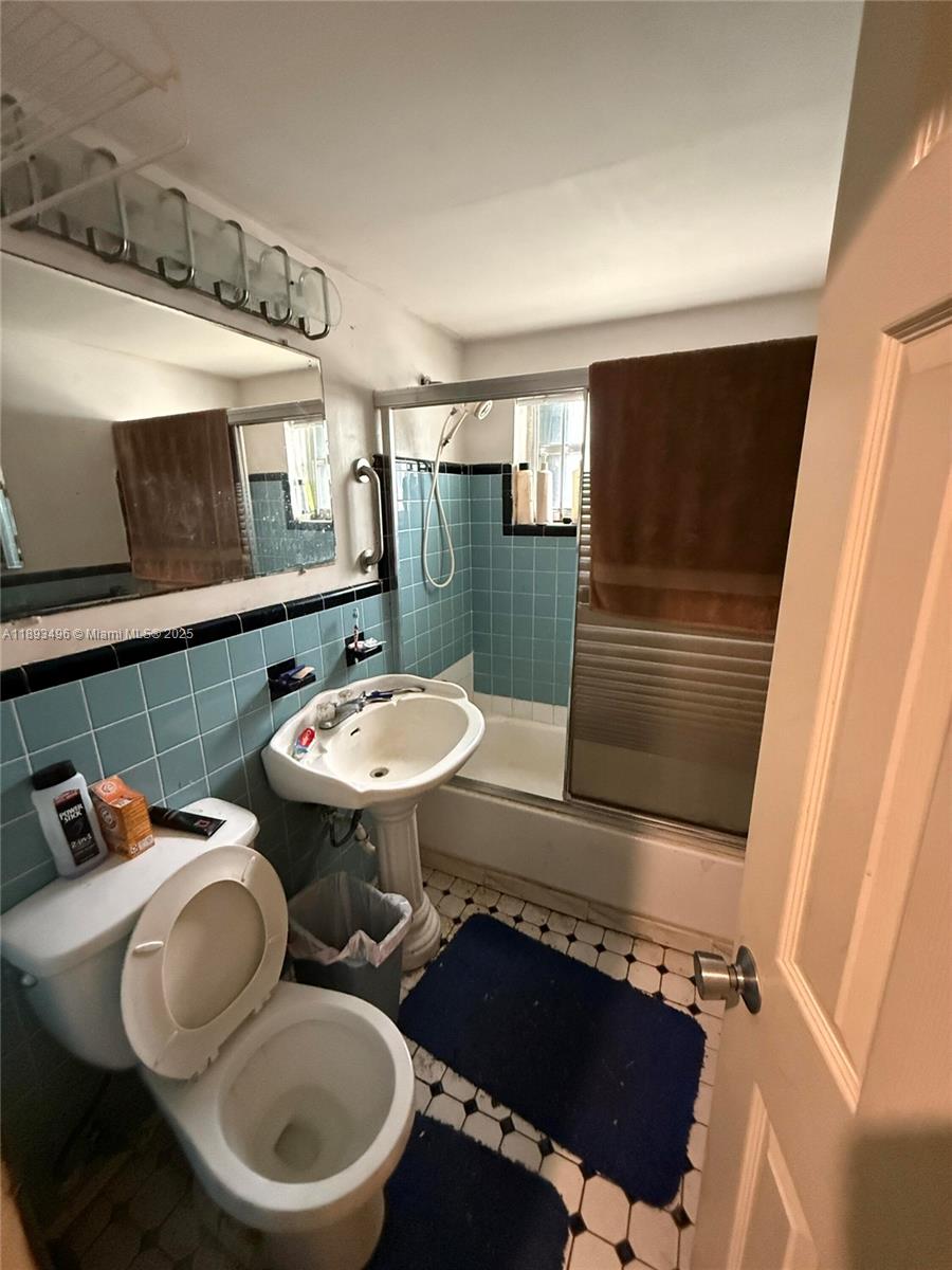 CAROL CITY CORR PL OF - Residential