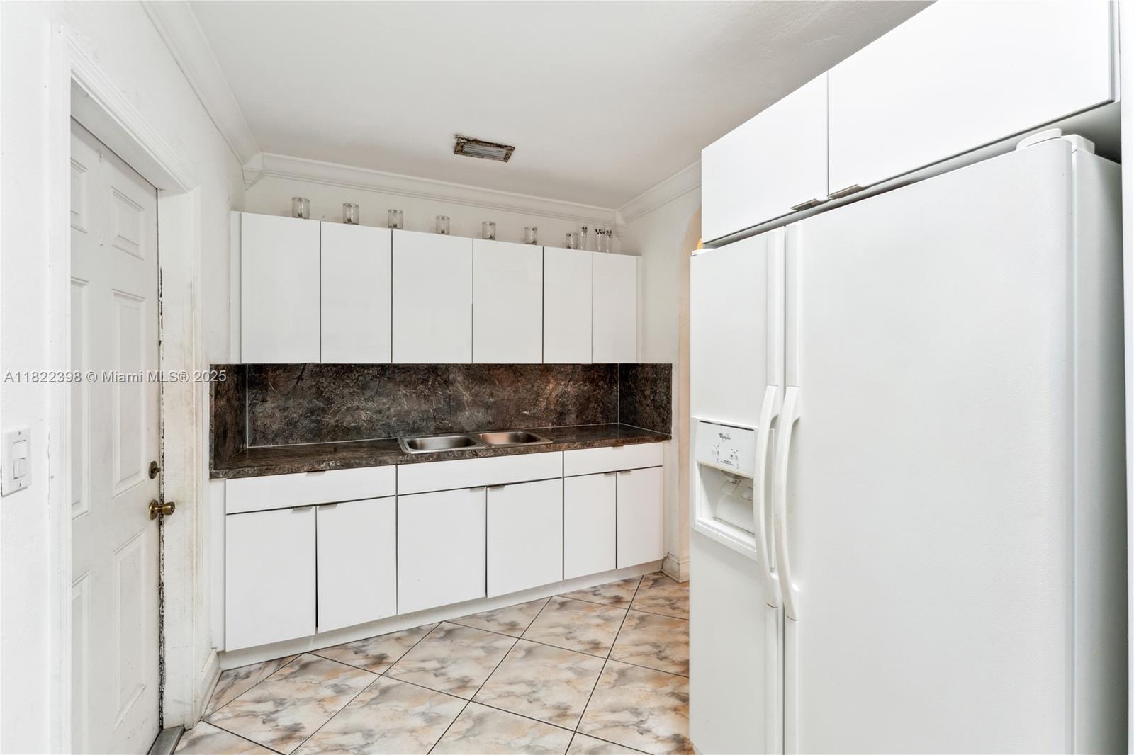 THE TROPICS AMD - Residential