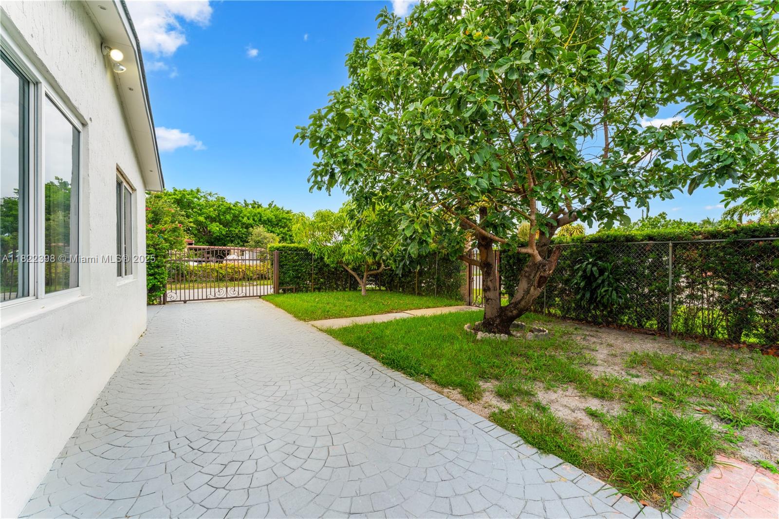 THE TROPICS AMD - Residential