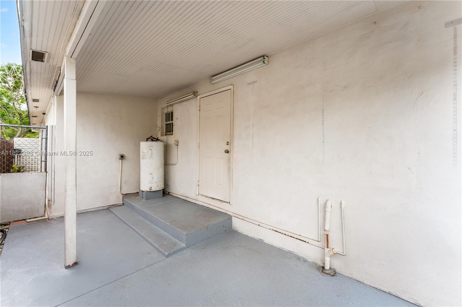 THE TROPICS AMD - Residential