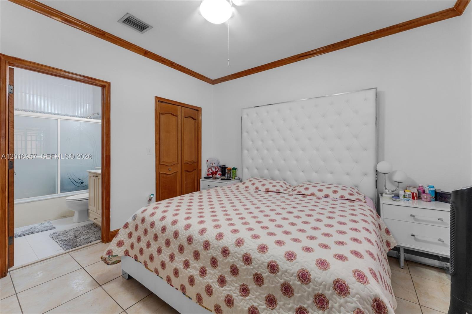 IVON CONDO - Residential