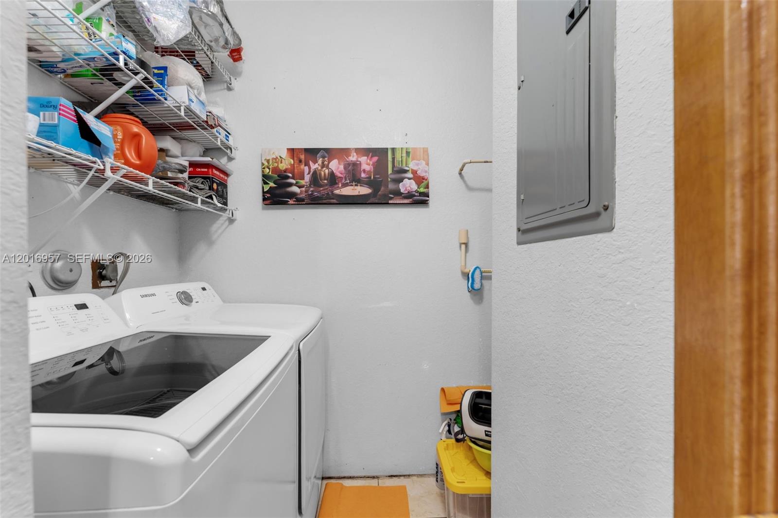 IVON CONDO - Residential