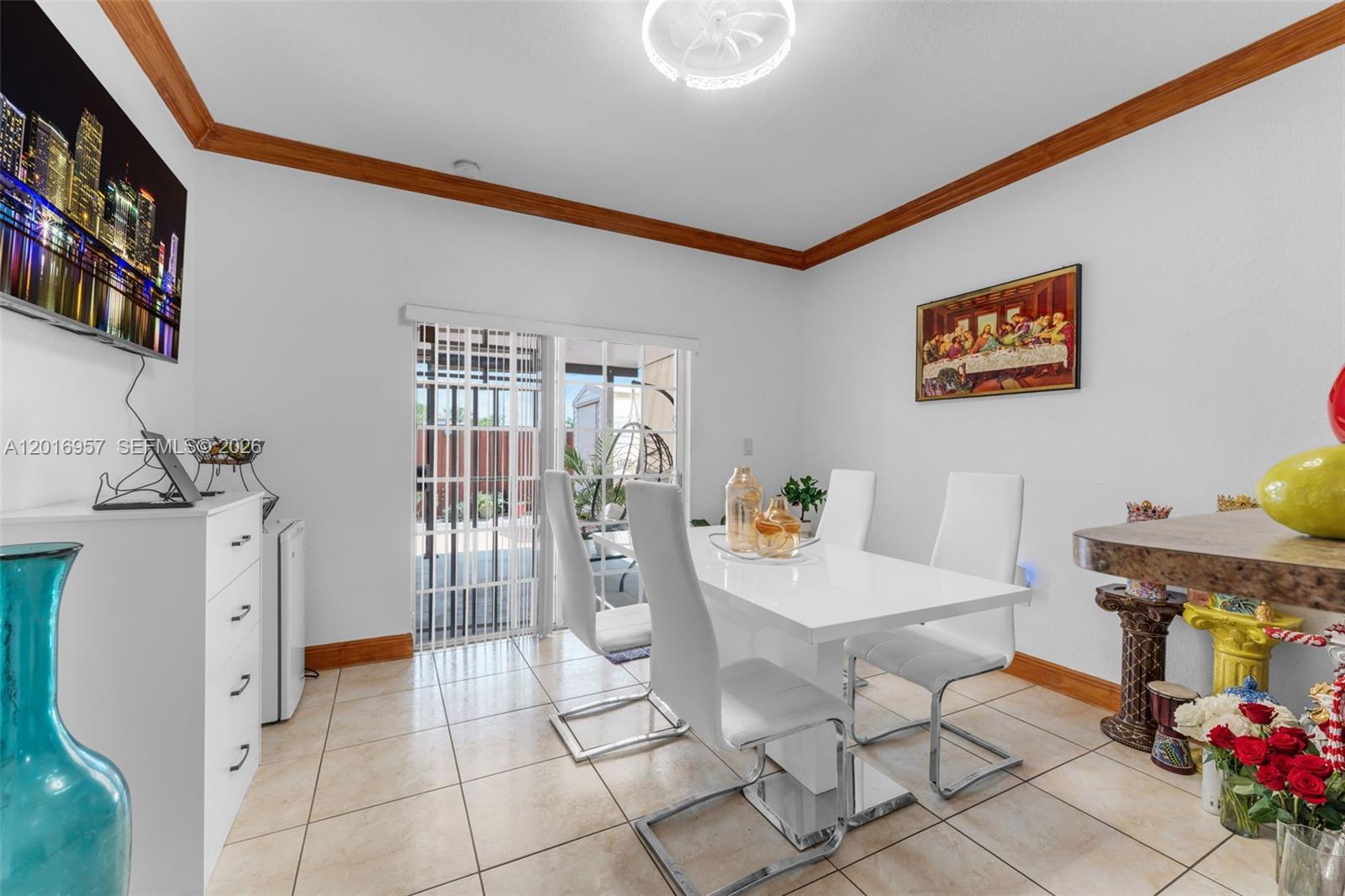 IVON CONDO - Residential