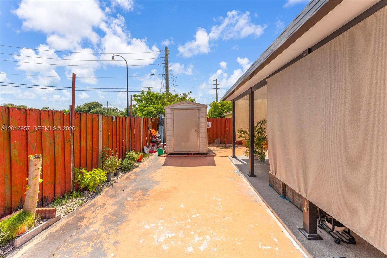 IVON CONDO - Residential