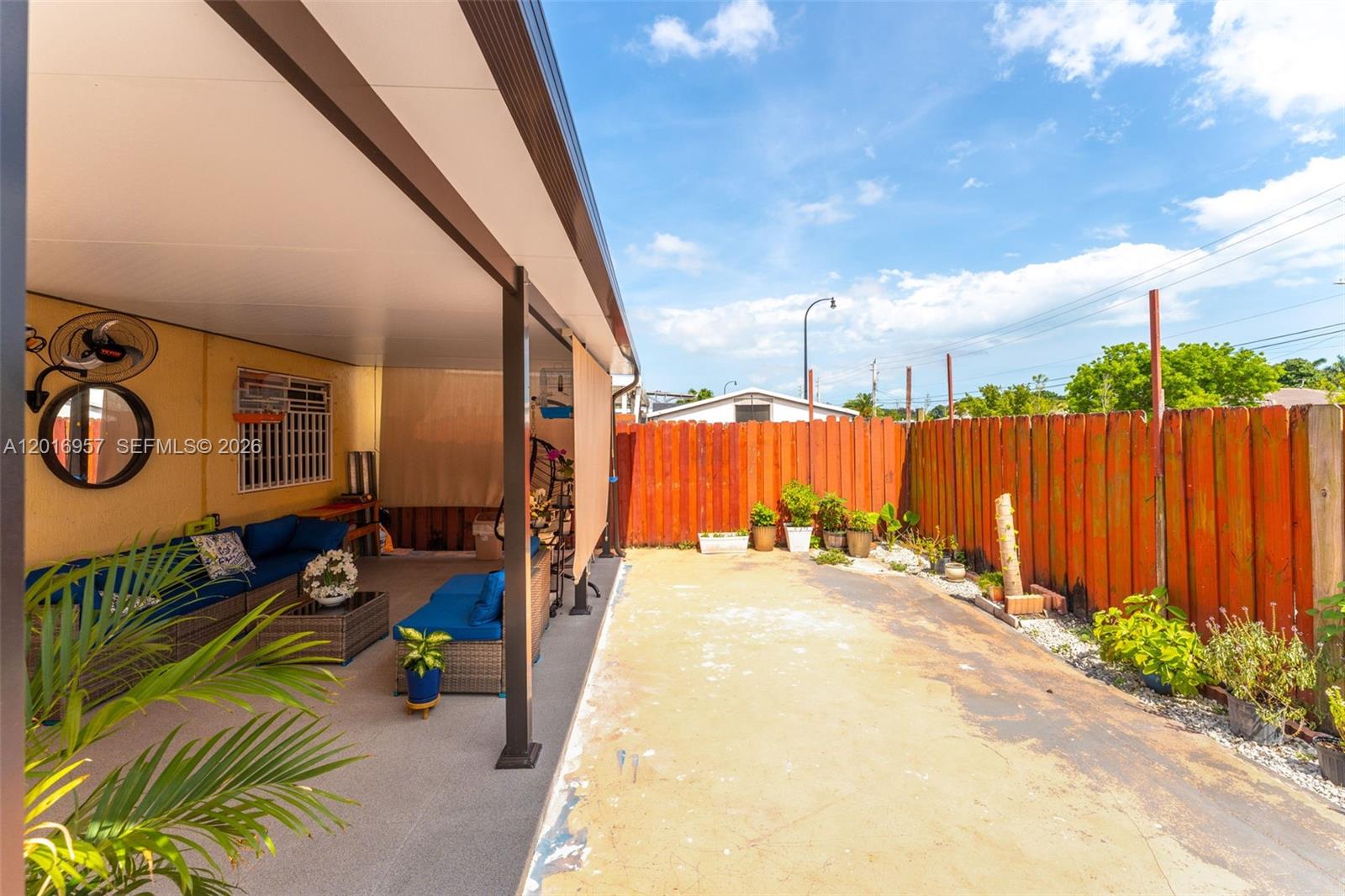 IVON CONDO - Residential