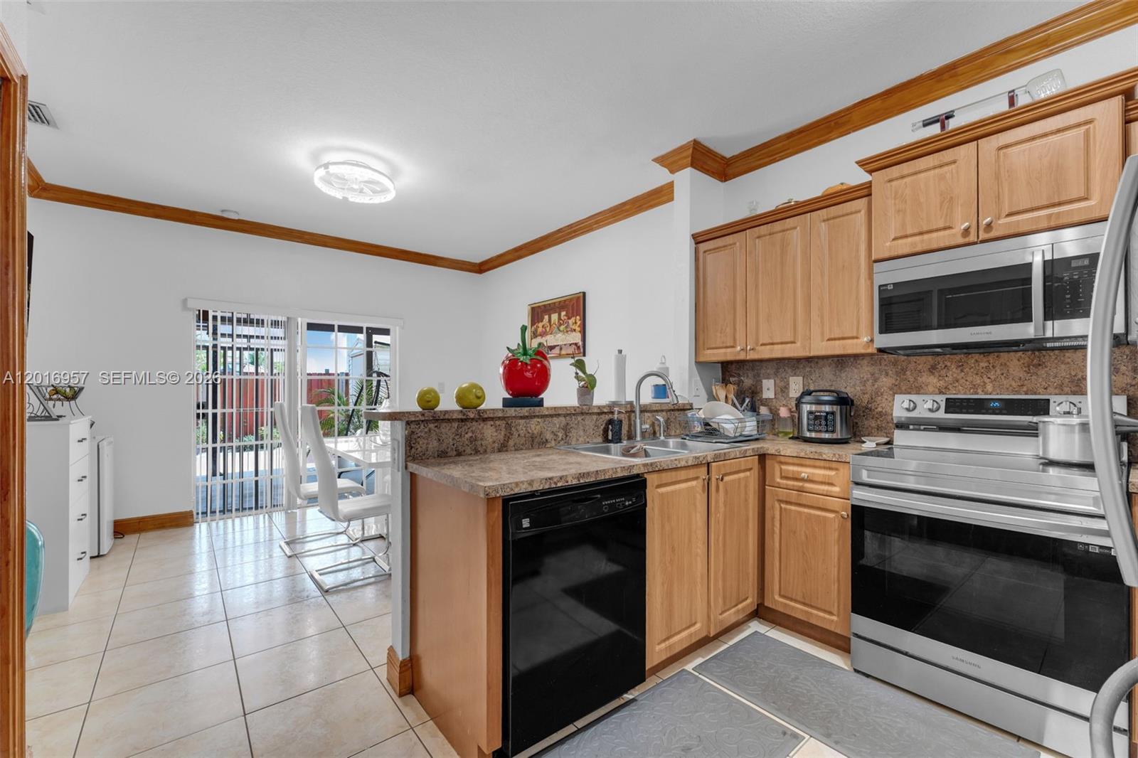 IVON CONDO - Residential
