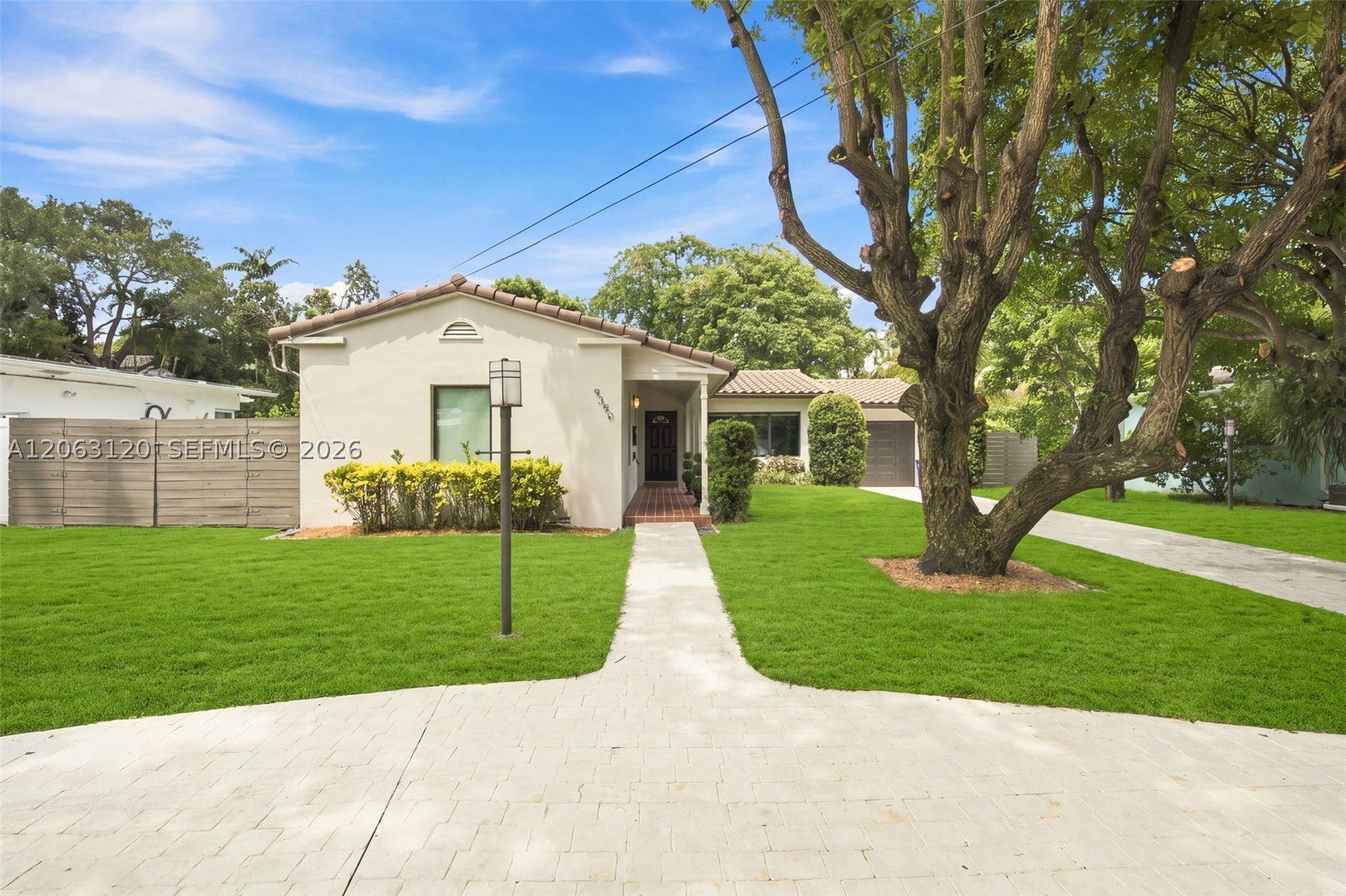 9350 NE 9th Place