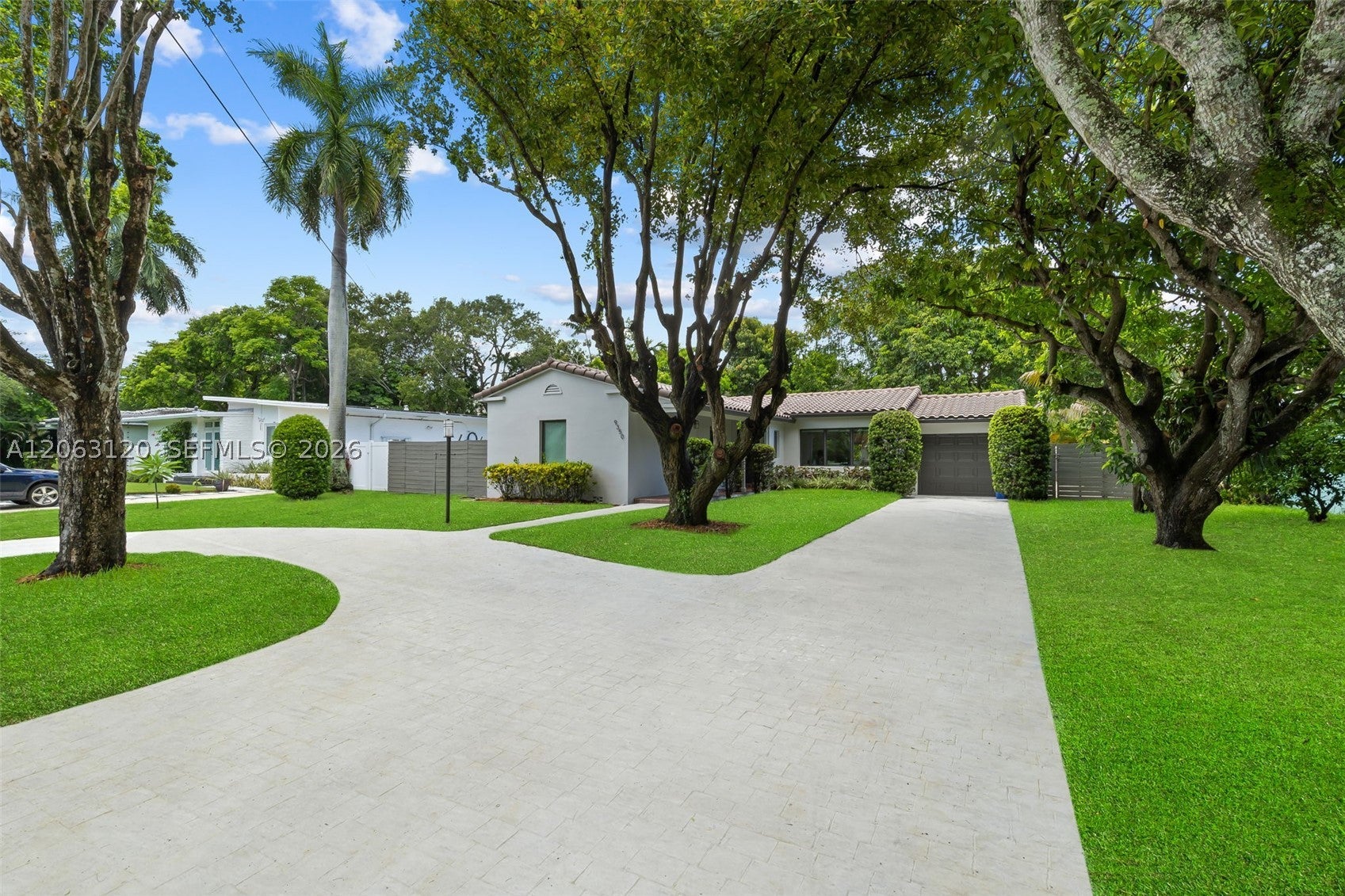 9350 NE 9th Place