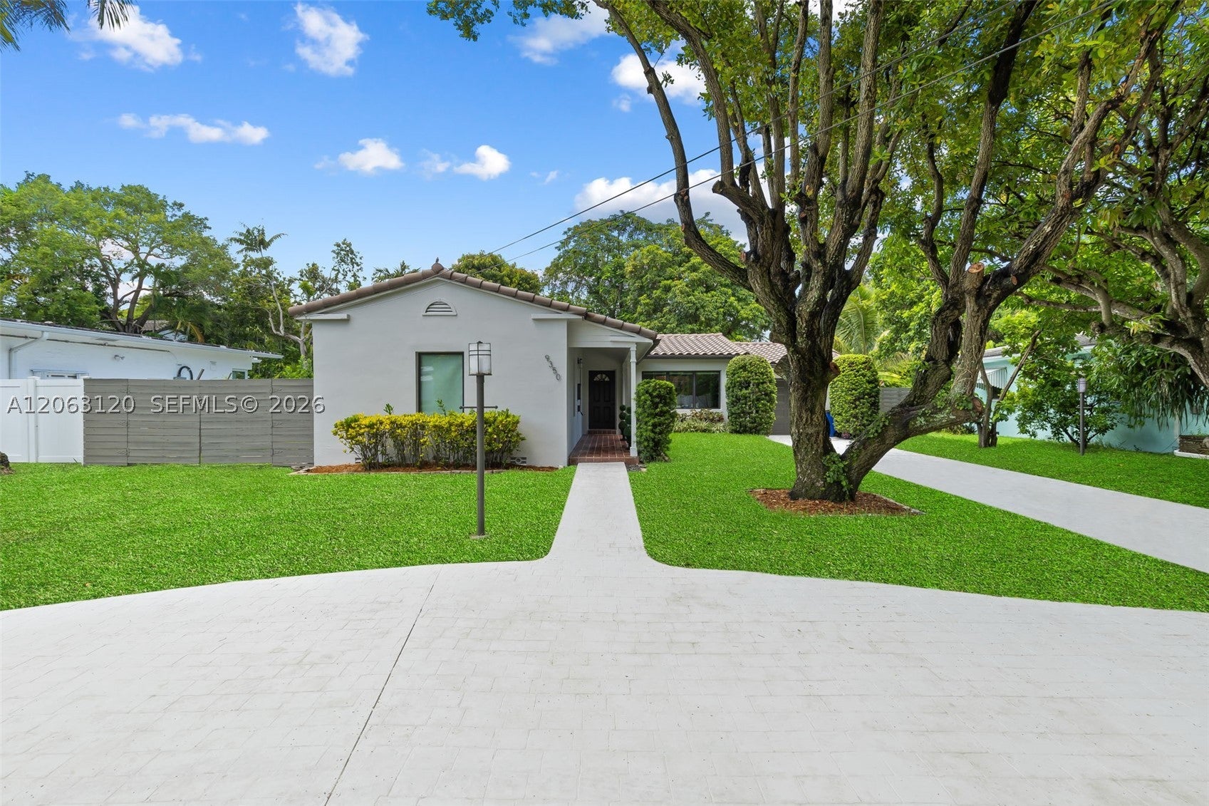 9350 NE 9th Place