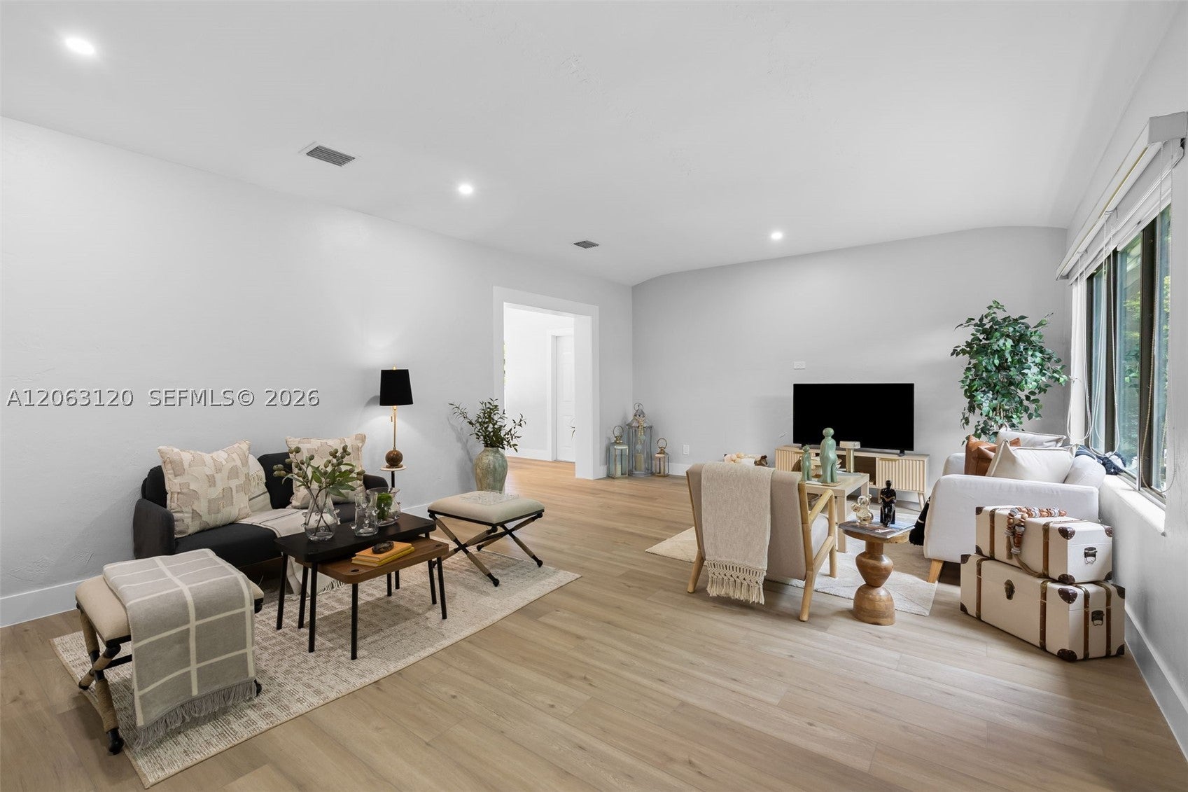 9350 NE 9th Place