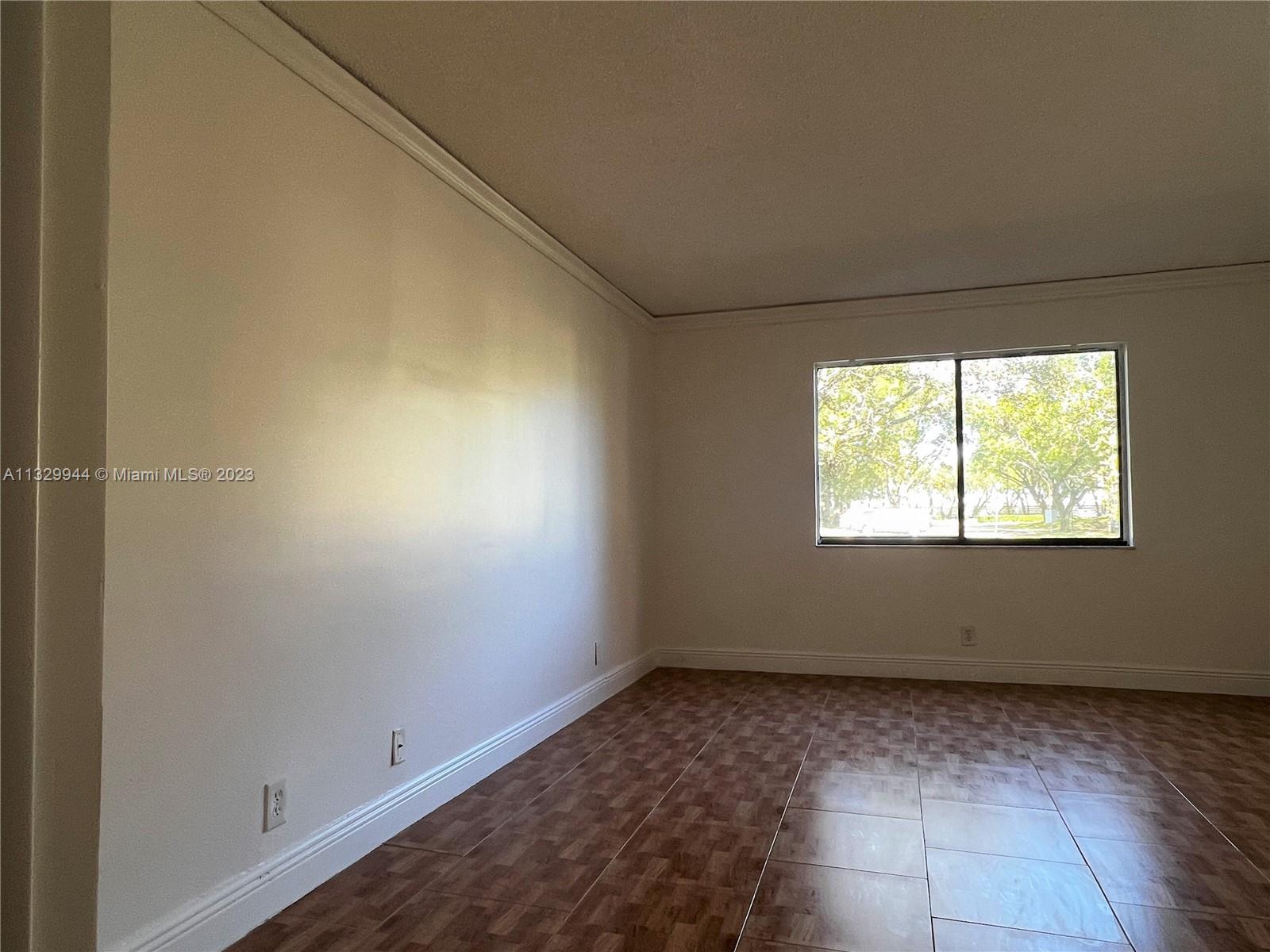 RACQUET CLUB APARTMENTS A - Residential Lease