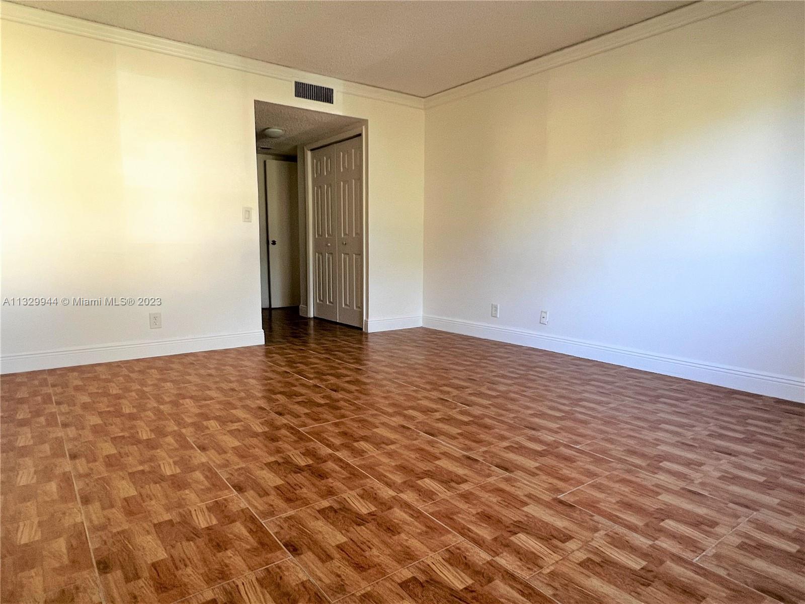 RACQUET CLUB APARTMENTS A - Residential Lease