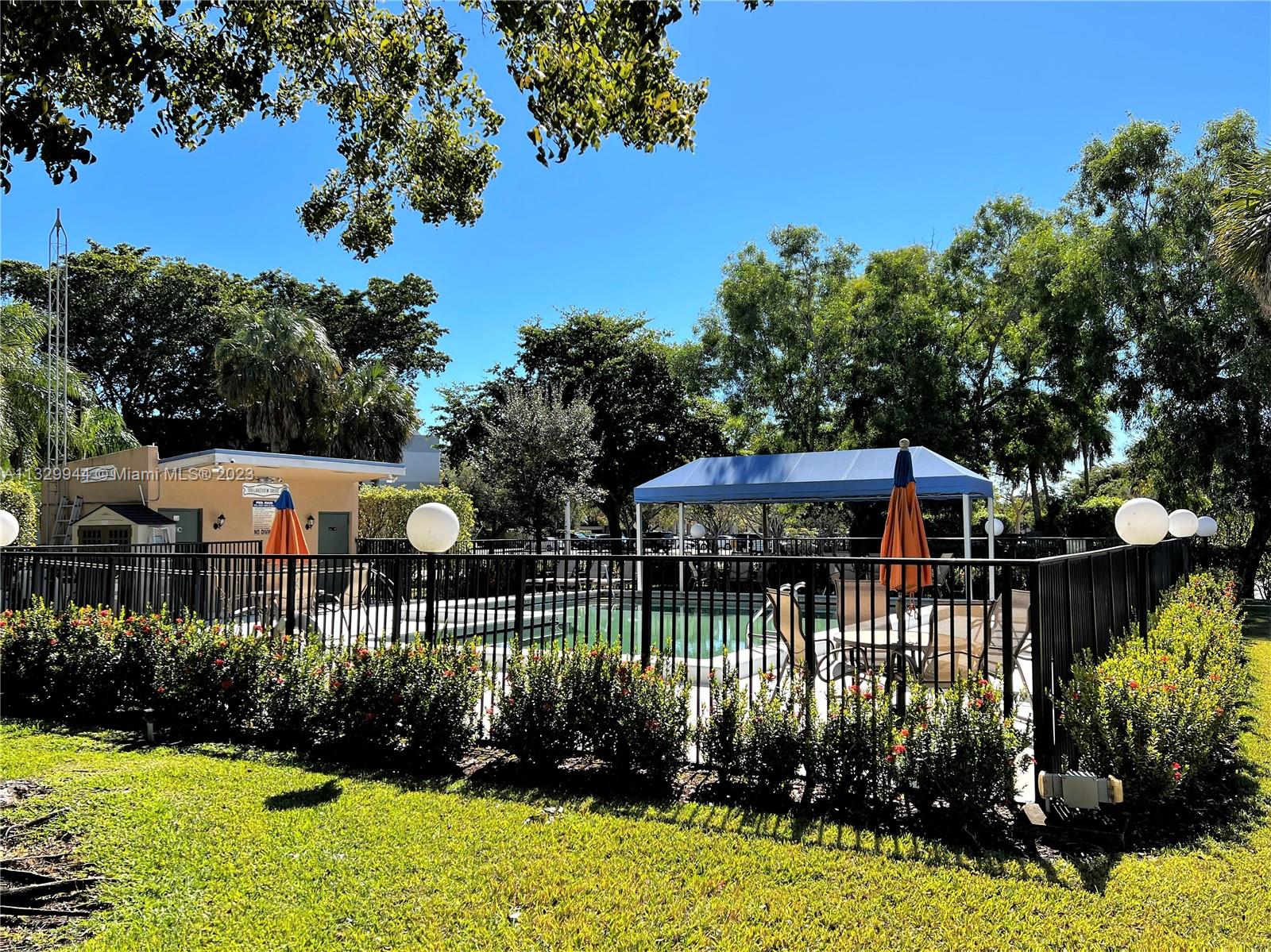 RACQUET CLUB APARTMENTS A - Residential Lease