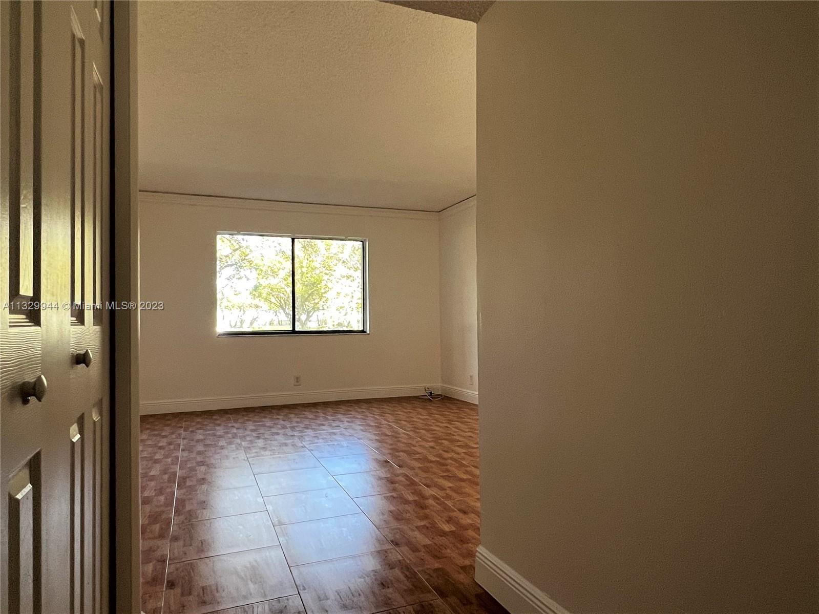 RACQUET CLUB APARTMENTS A - Residential Lease