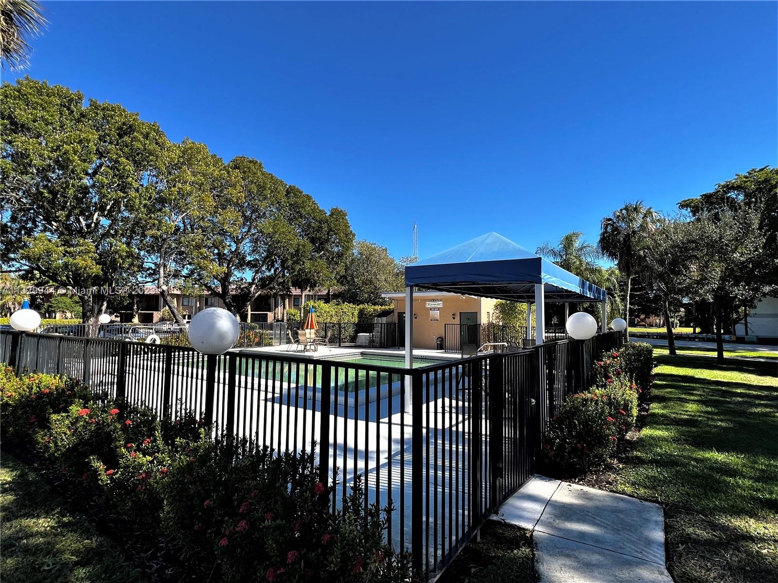 RACQUET CLUB APARTMENTS A - Residential Lease