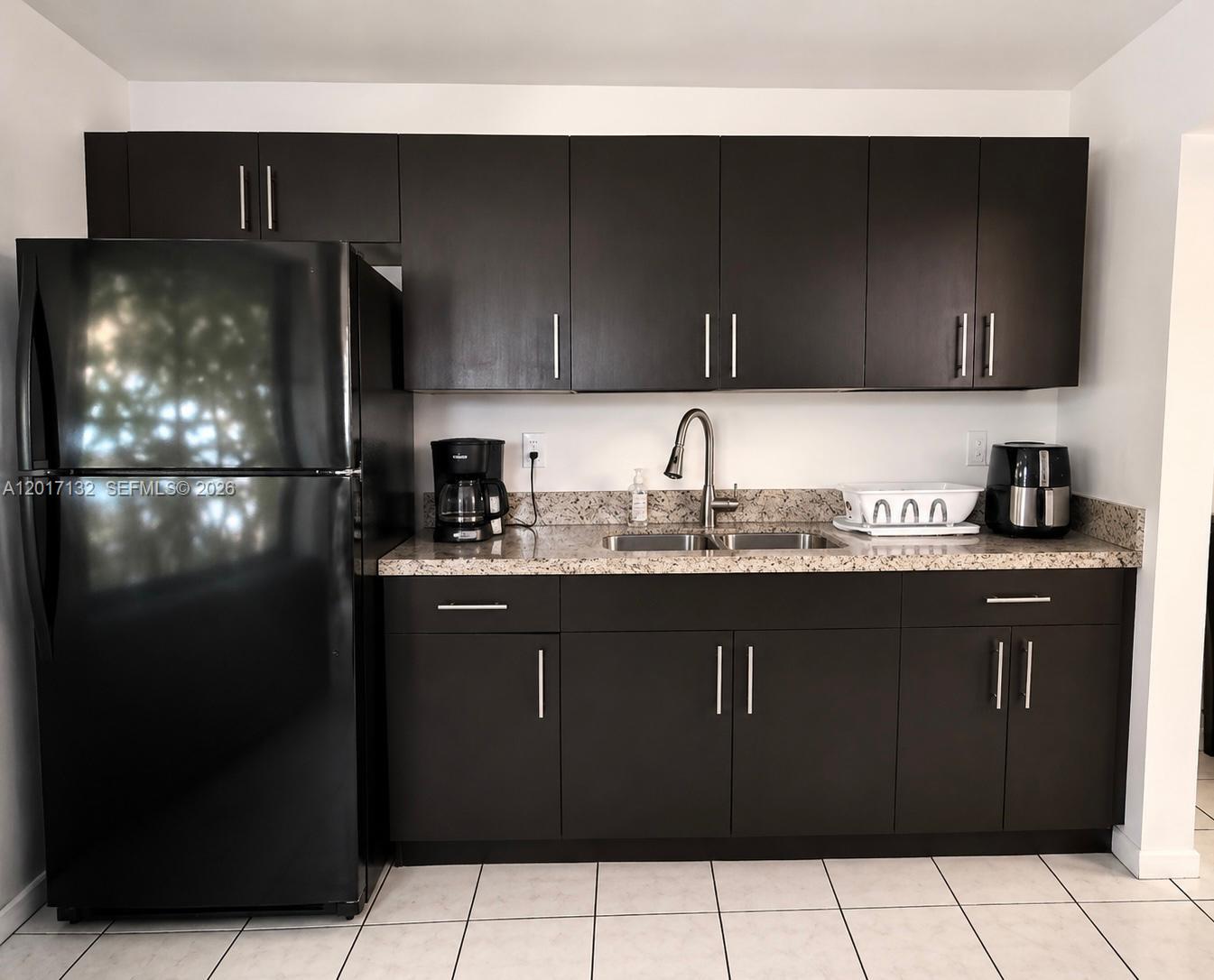 BANYAN TREE ELEVEN CONDO - Residential