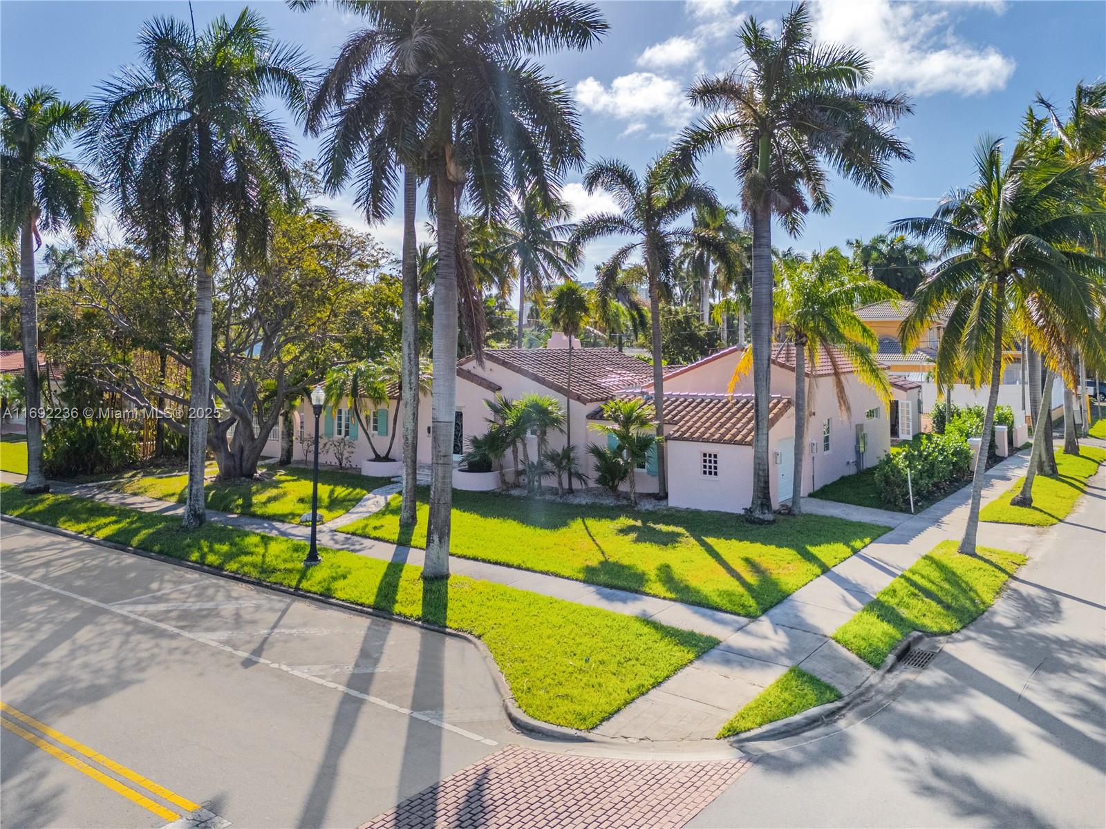 Property for Sale at 856 Tyler St, Hollywood, Broward County, Florida - Bedrooms: 4 
Bathrooms: 6  - $2,199,000