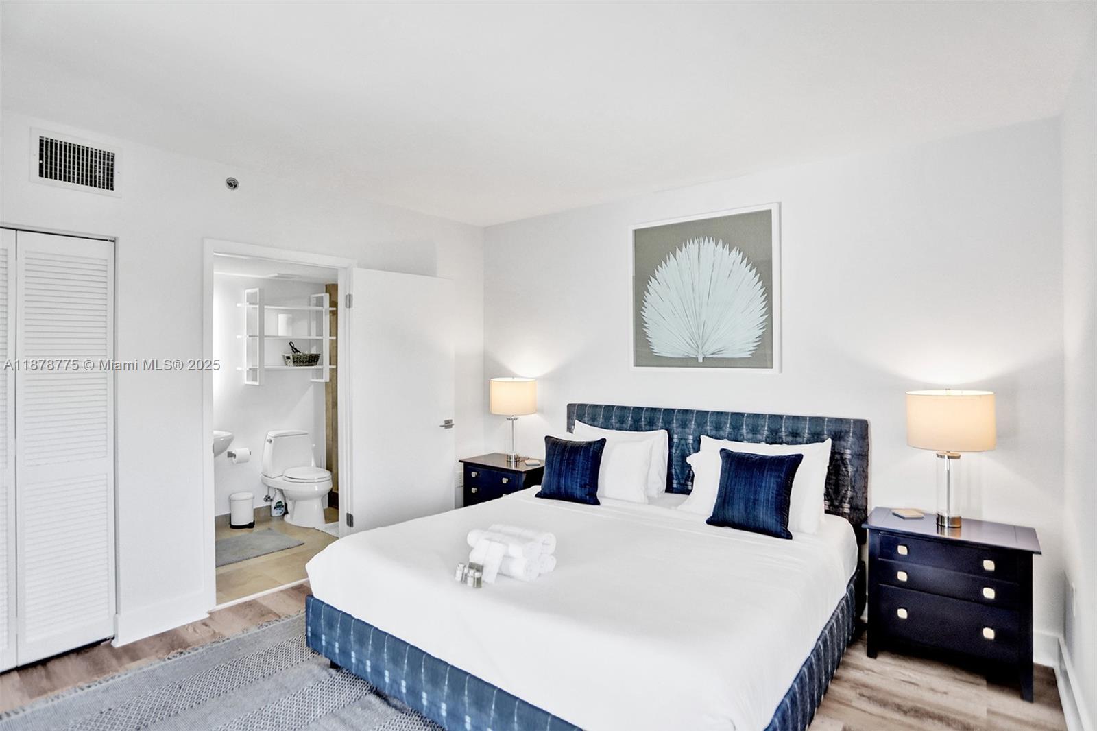 360 Collins Ave 401