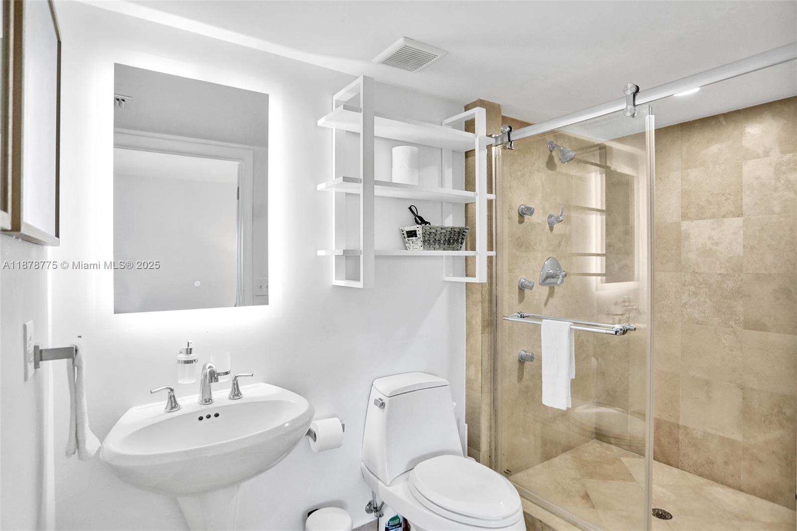 360 Collins Ave 401