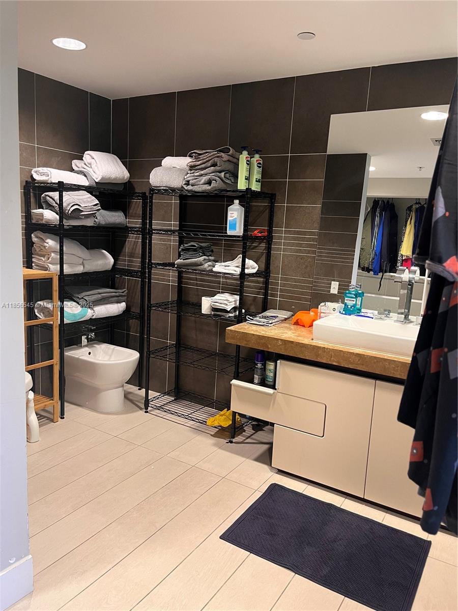 ARTEPARK NORTH CONDO - Residential Lease