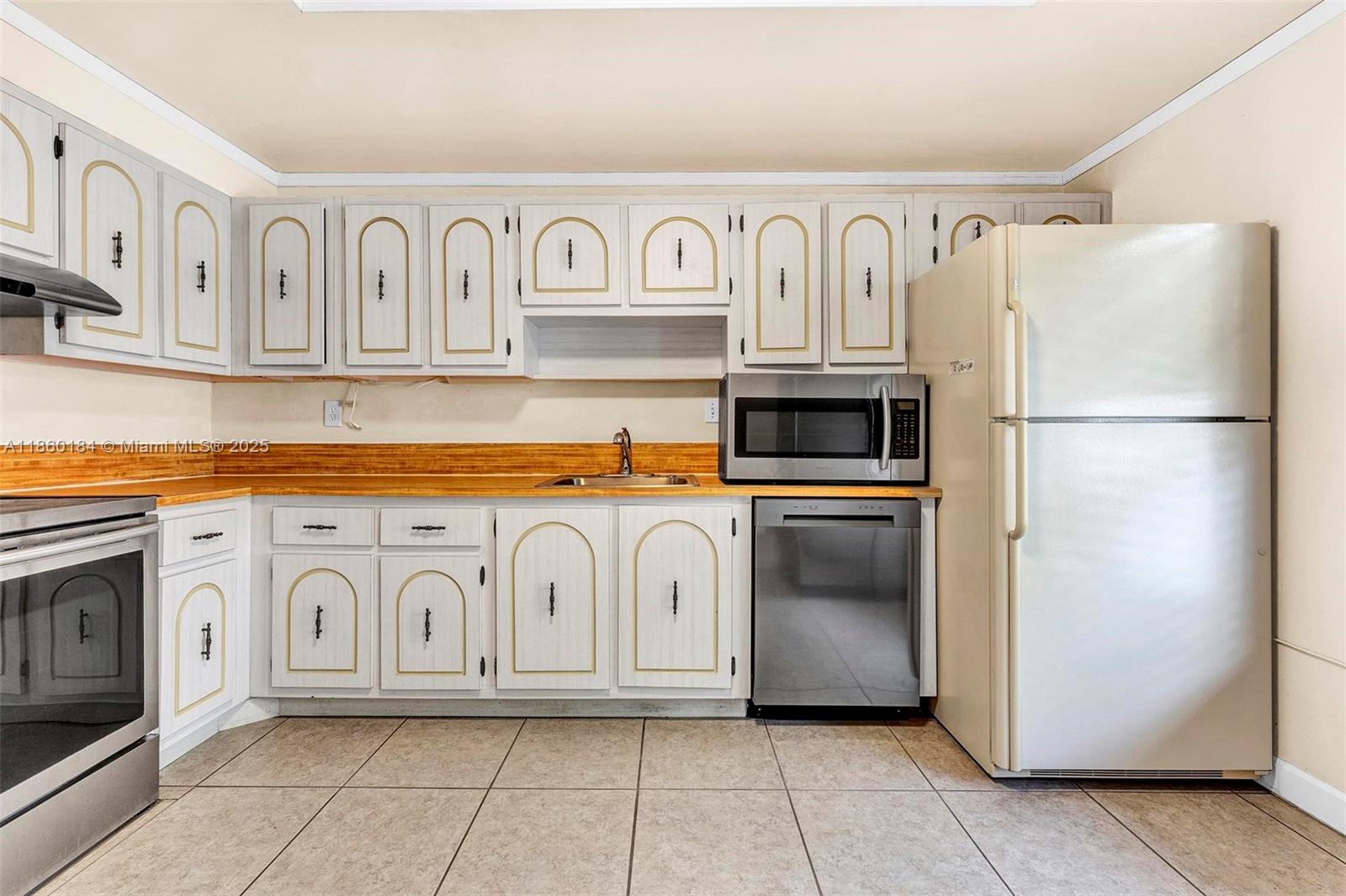 NOVA NORTH CONDOMINIUM 4 - Residential Lease