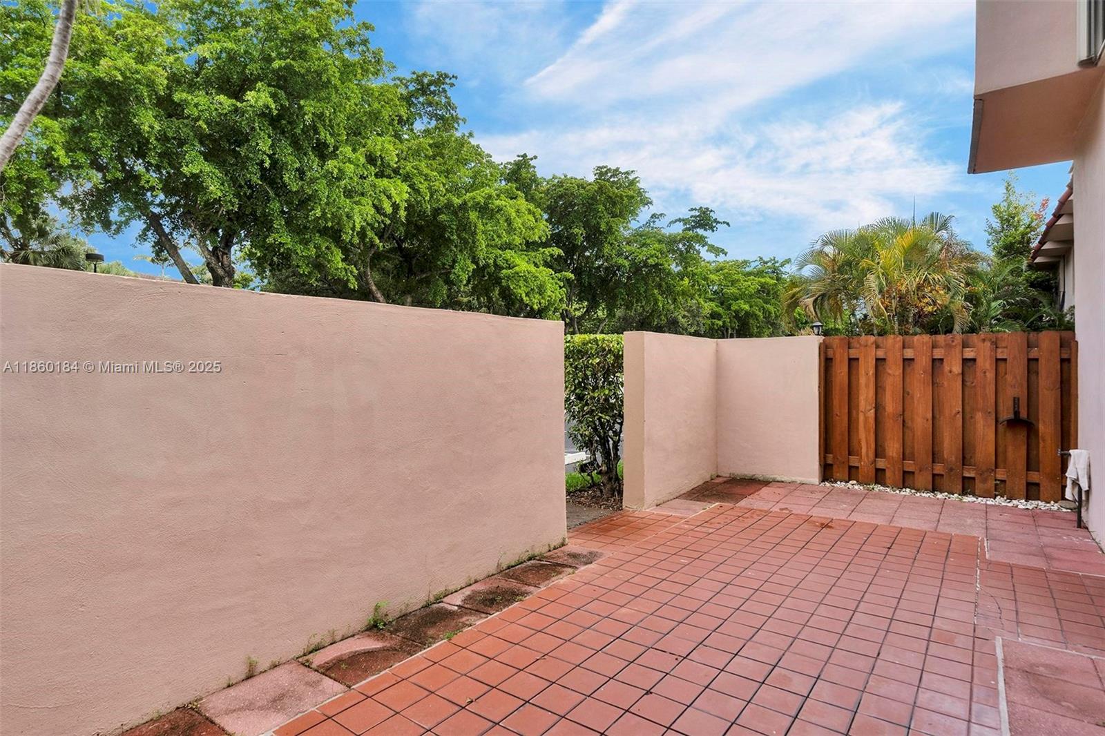 NOVA NORTH CONDOMINIUM 4 - Residential Lease