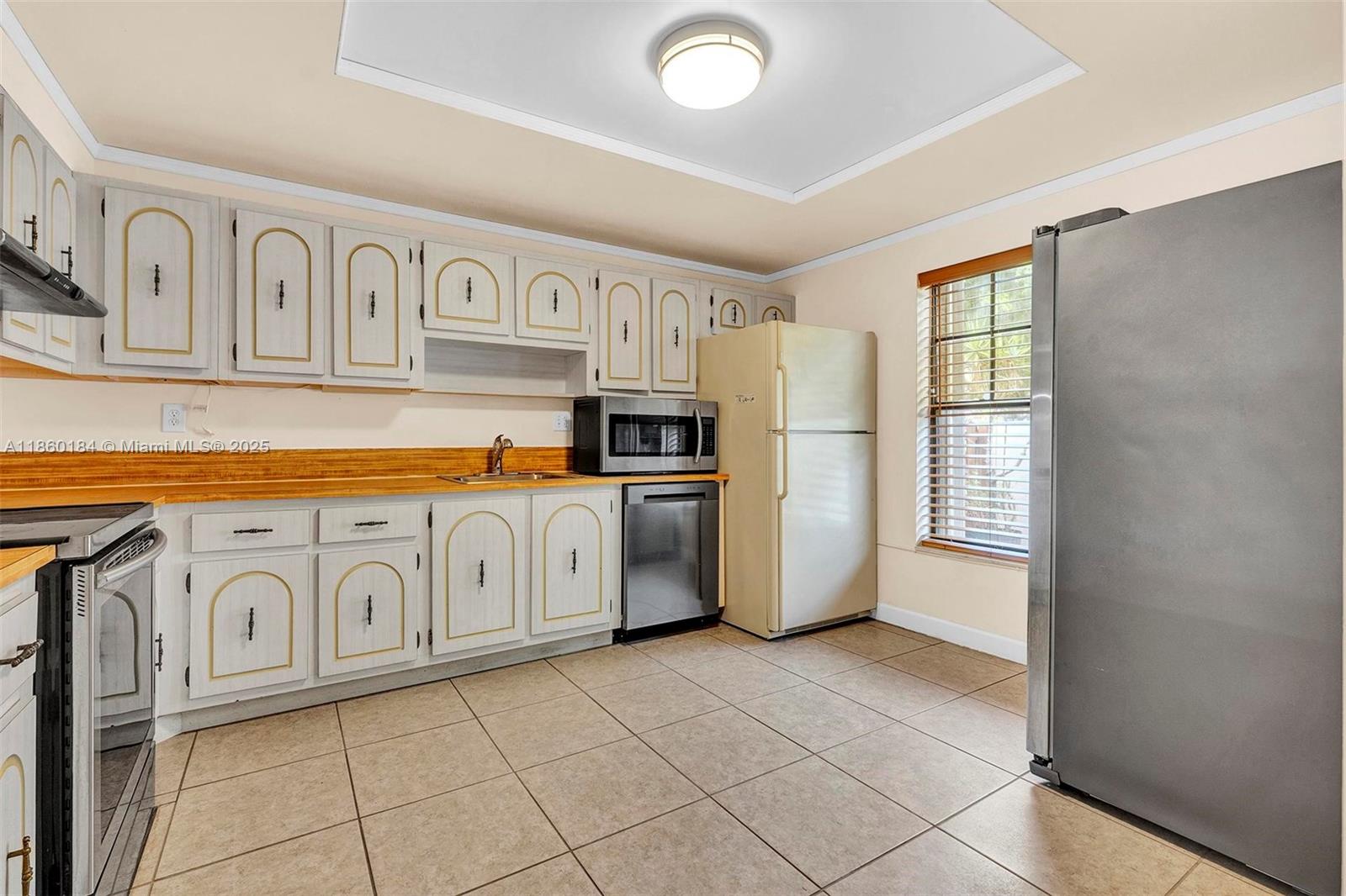 NOVA NORTH CONDOMINIUM 4 - Residential Lease