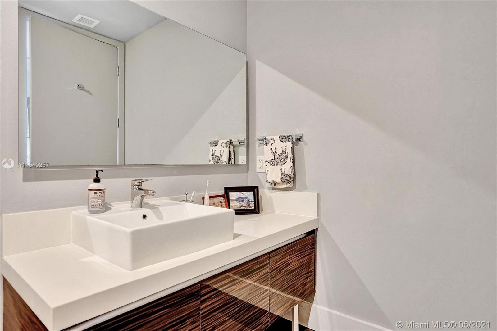 MARQUIS CONDO - Residential