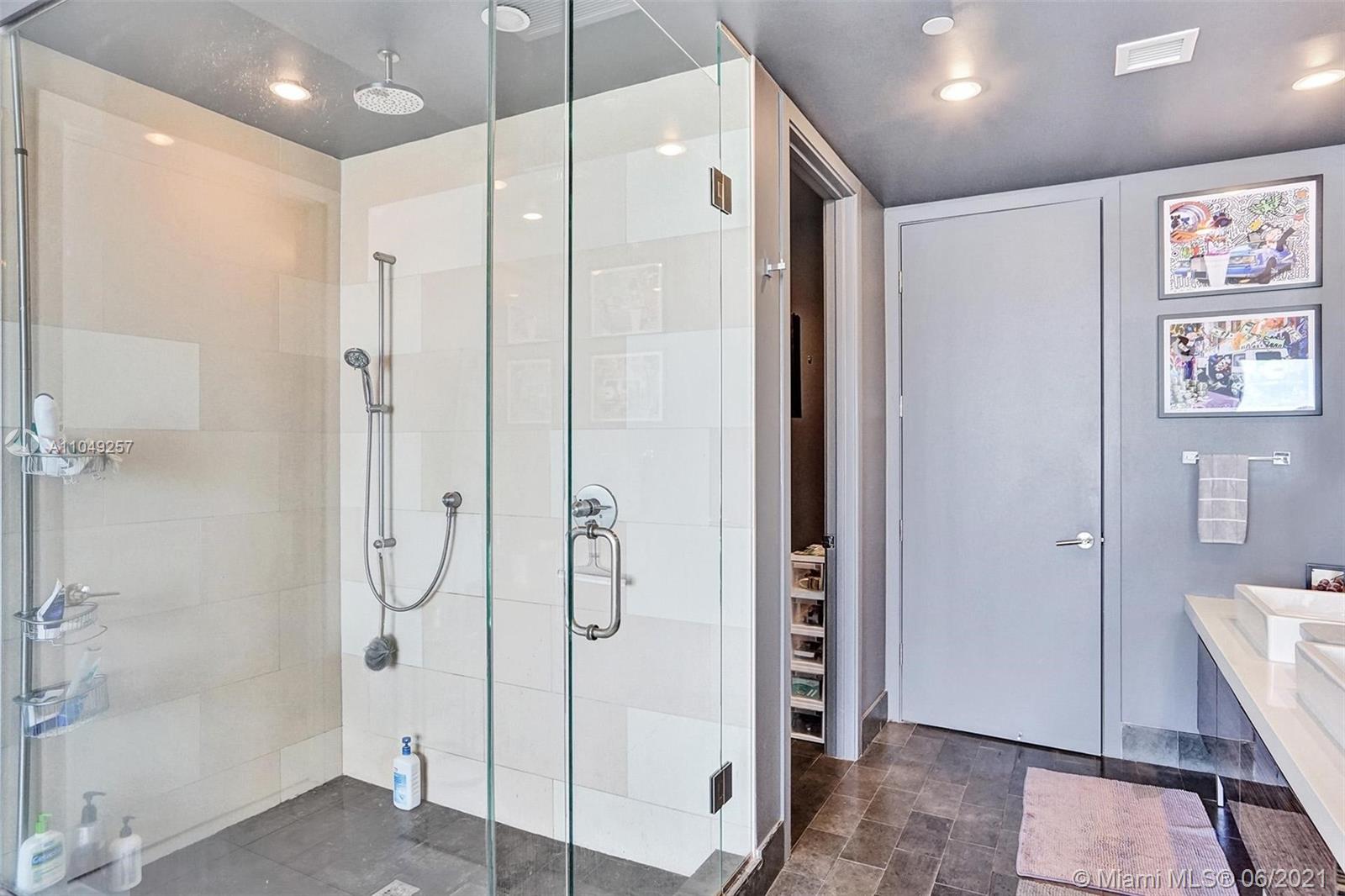 MARQUIS CONDO - Residential