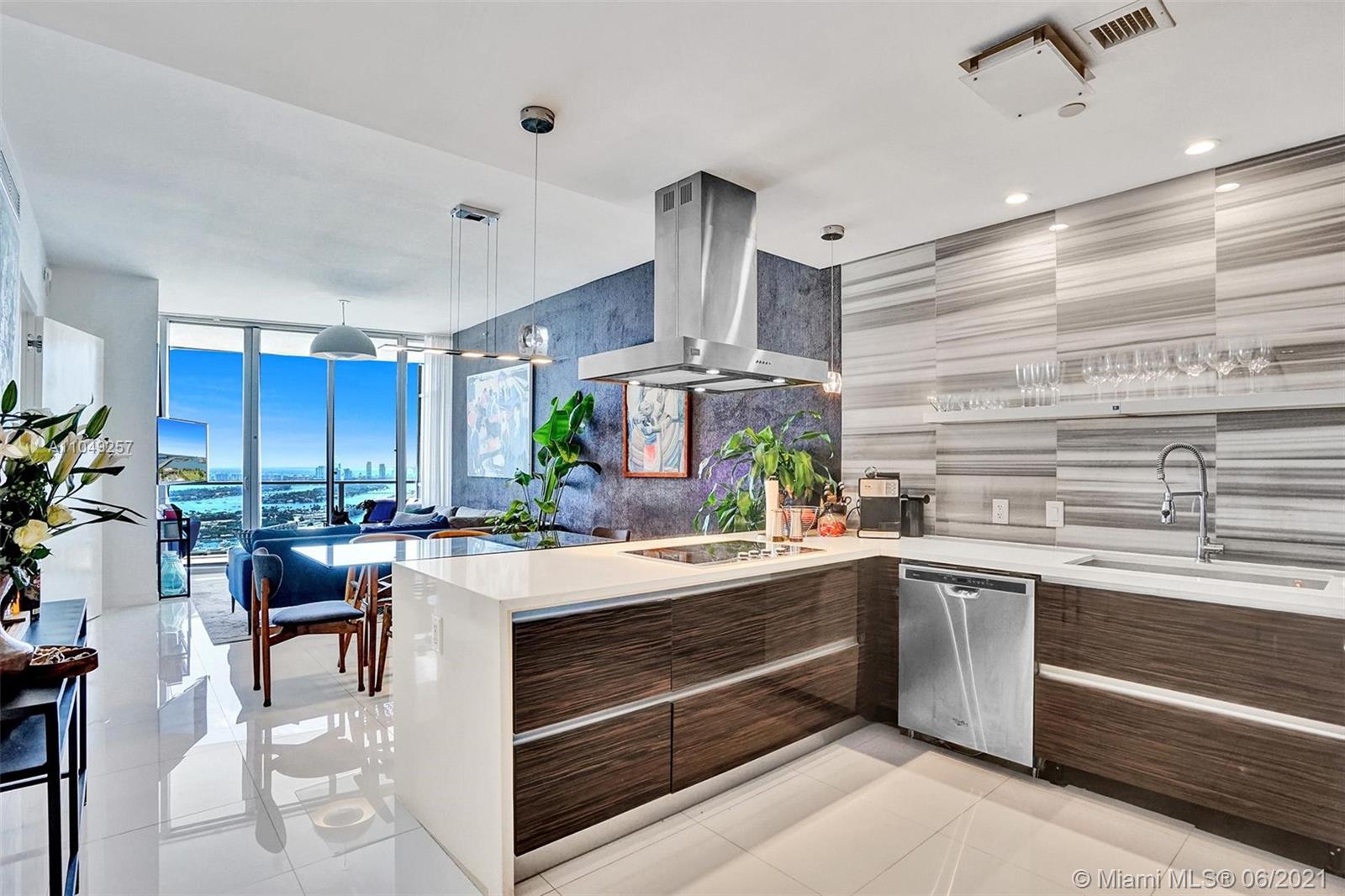 MARQUIS CONDO - Residential