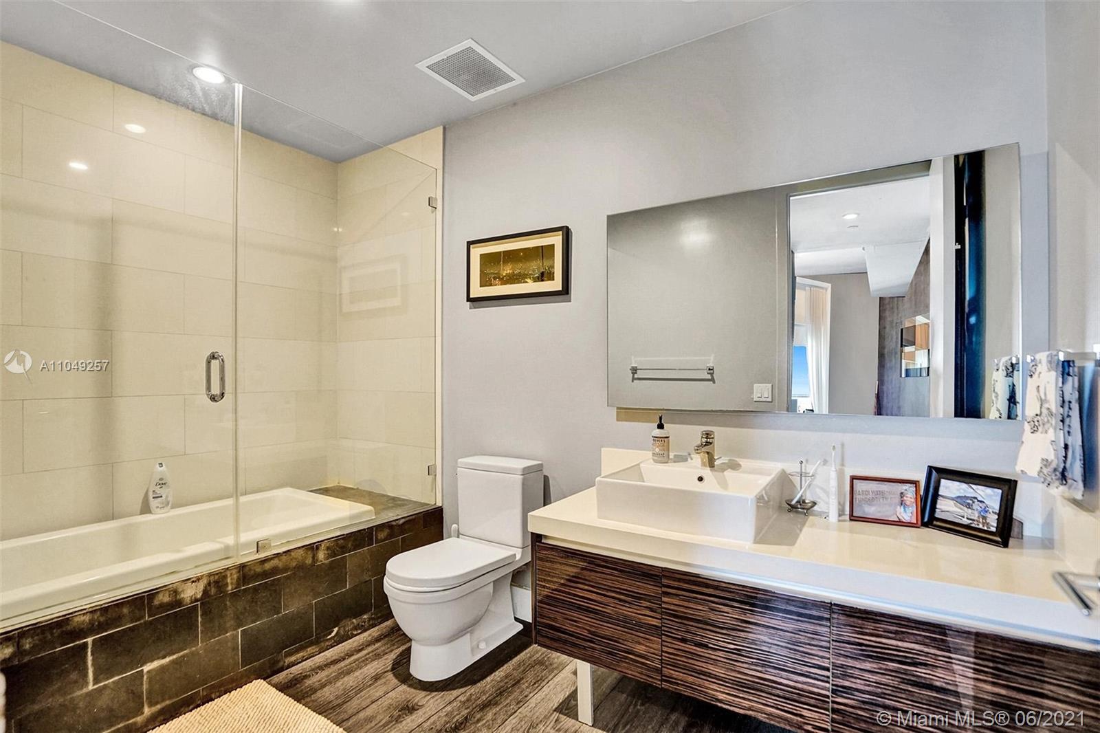 MARQUIS CONDO - Residential