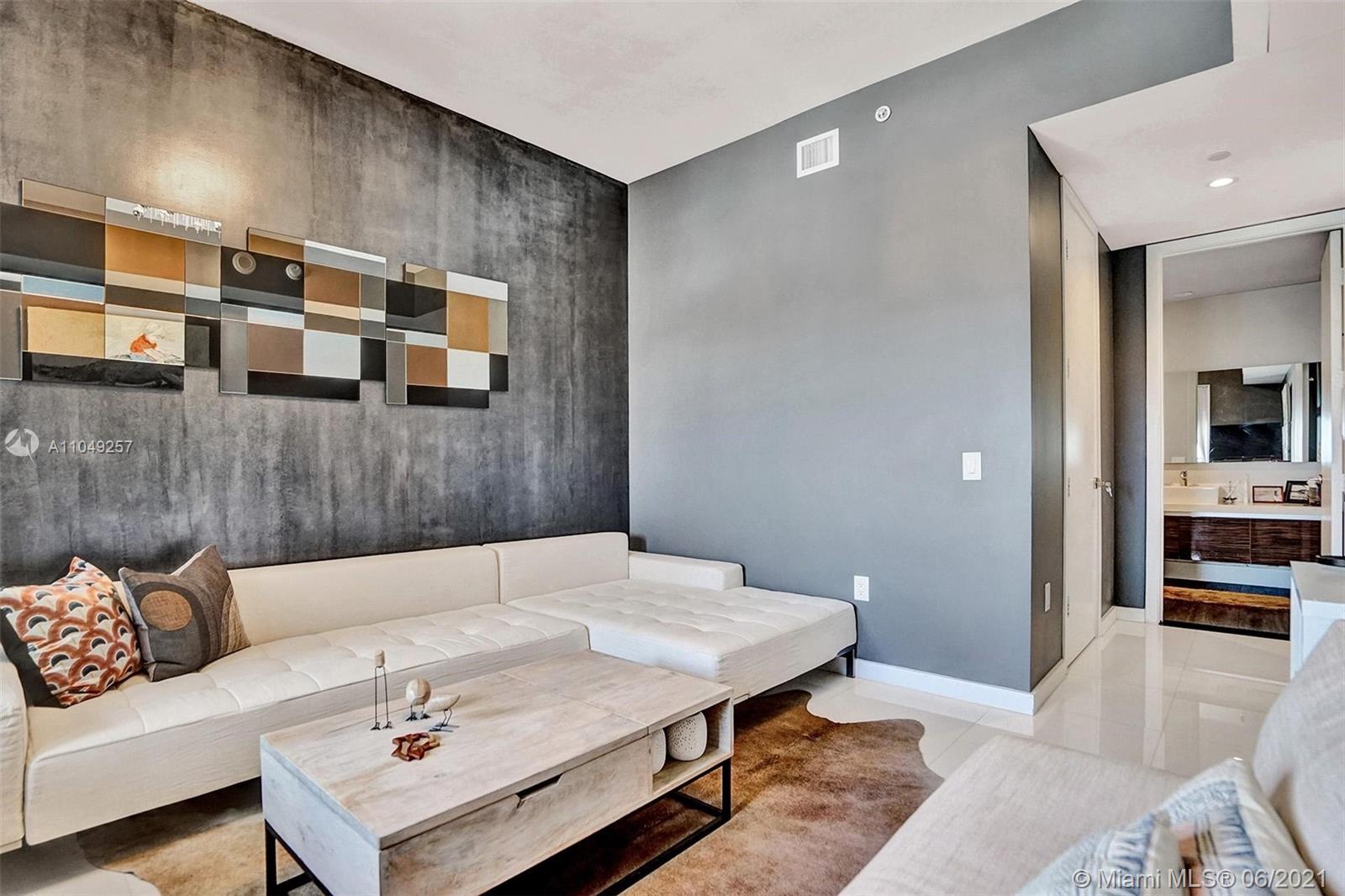 MARQUIS CONDO - Residential