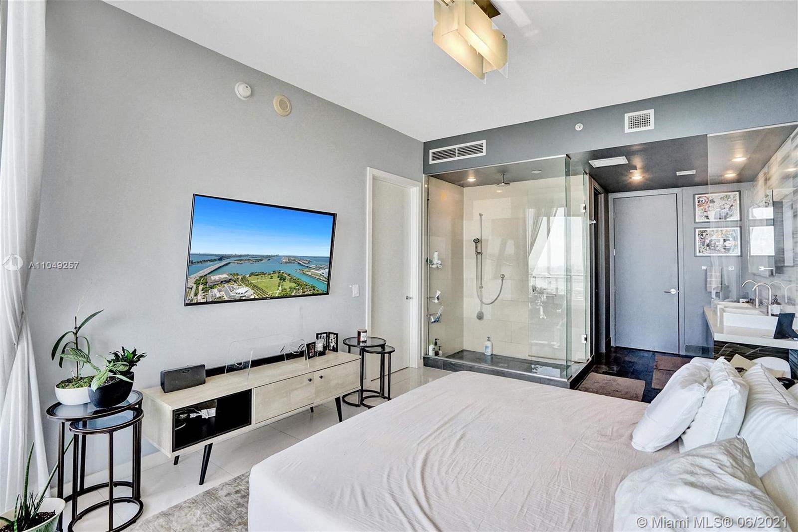 MARQUIS CONDO - Residential