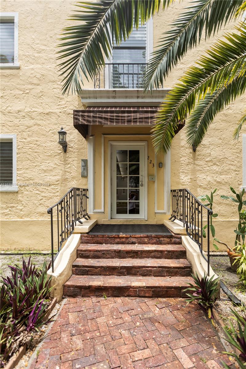 223 CALABRIA CONDO - Residential Lease