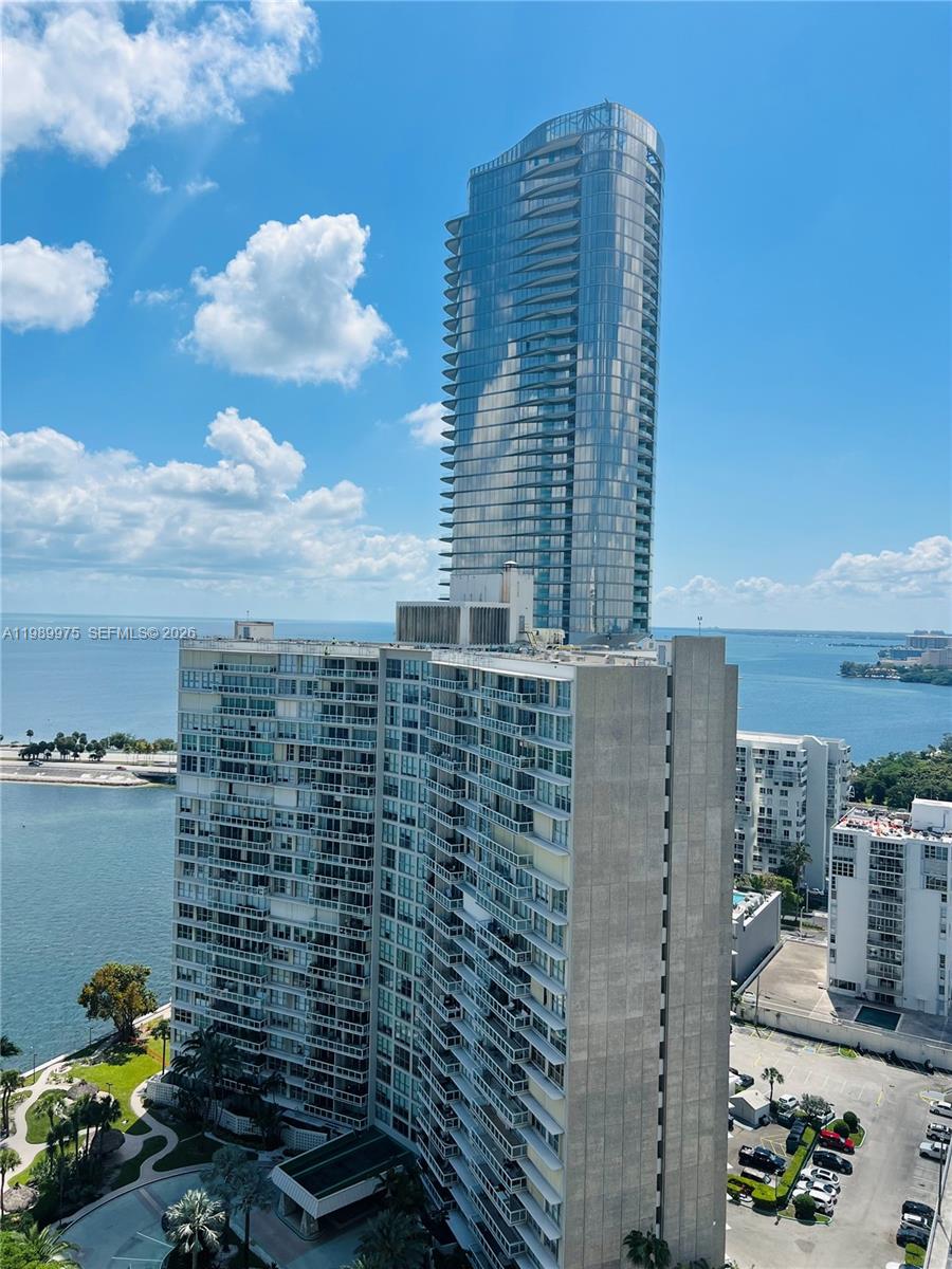 BRICKELL BAY CLUB CONDO - Residential