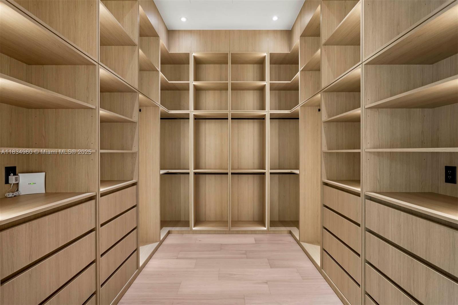 MILLER DRIVE ESTS 1ST ADD - Residential