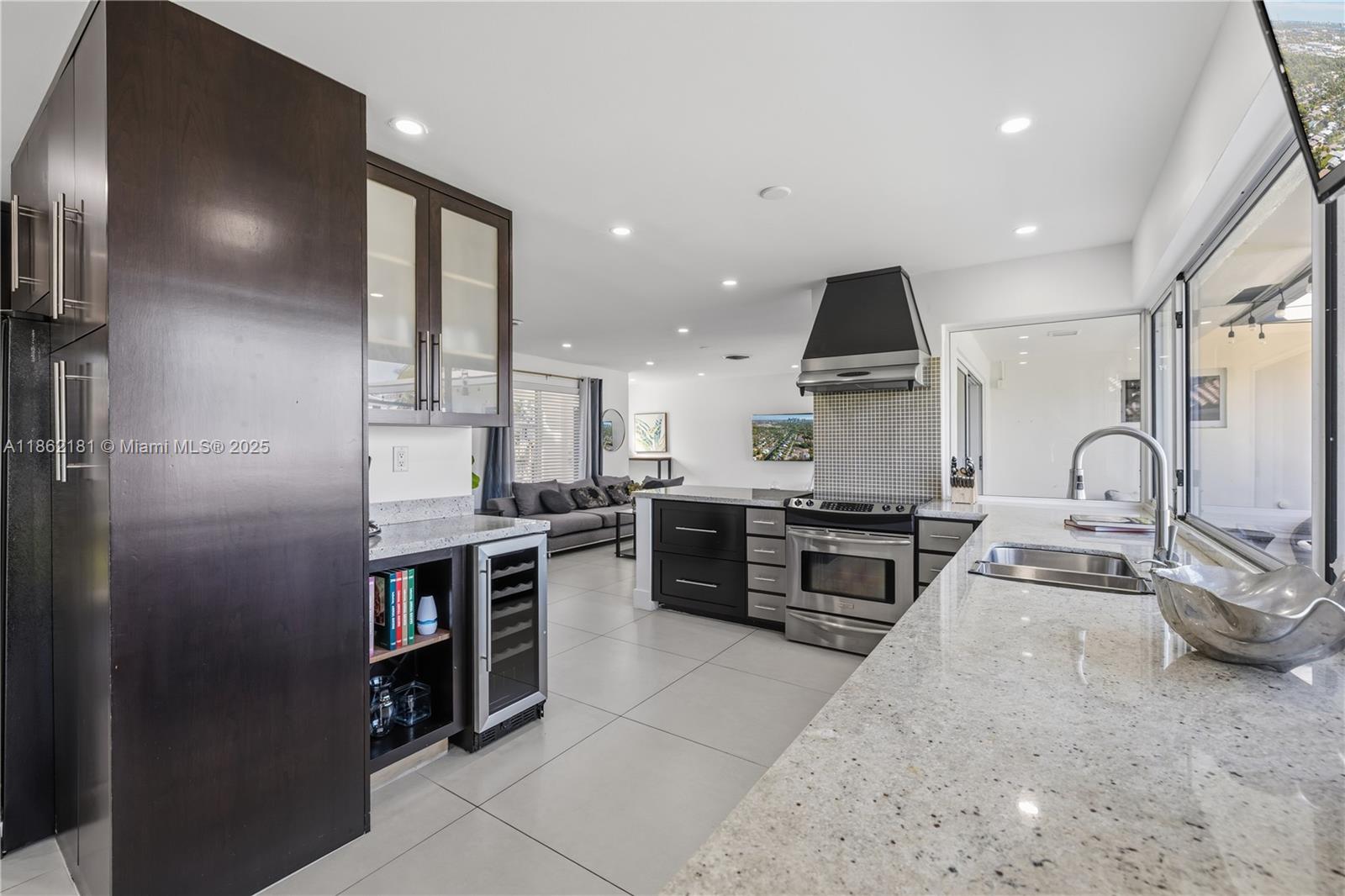 GILL ISLES - Residential Lease