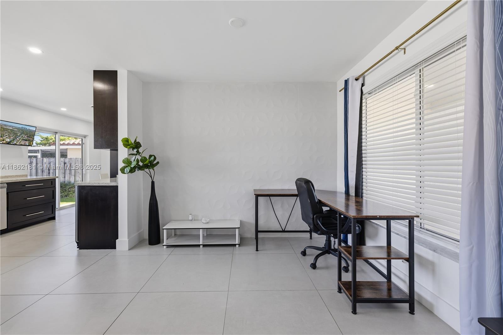 GILL ISLES - Residential Lease