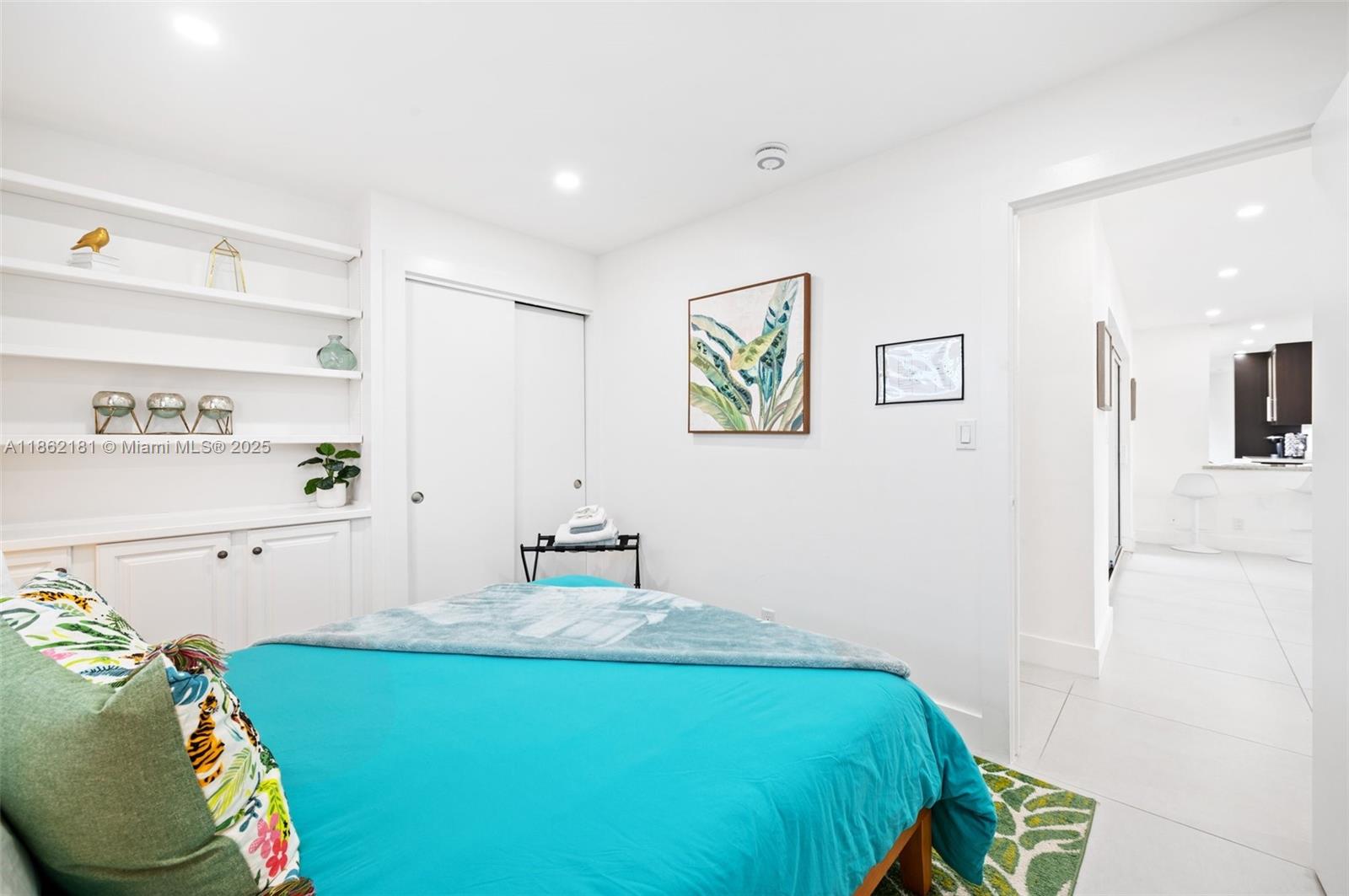 GILL ISLES - Residential Lease