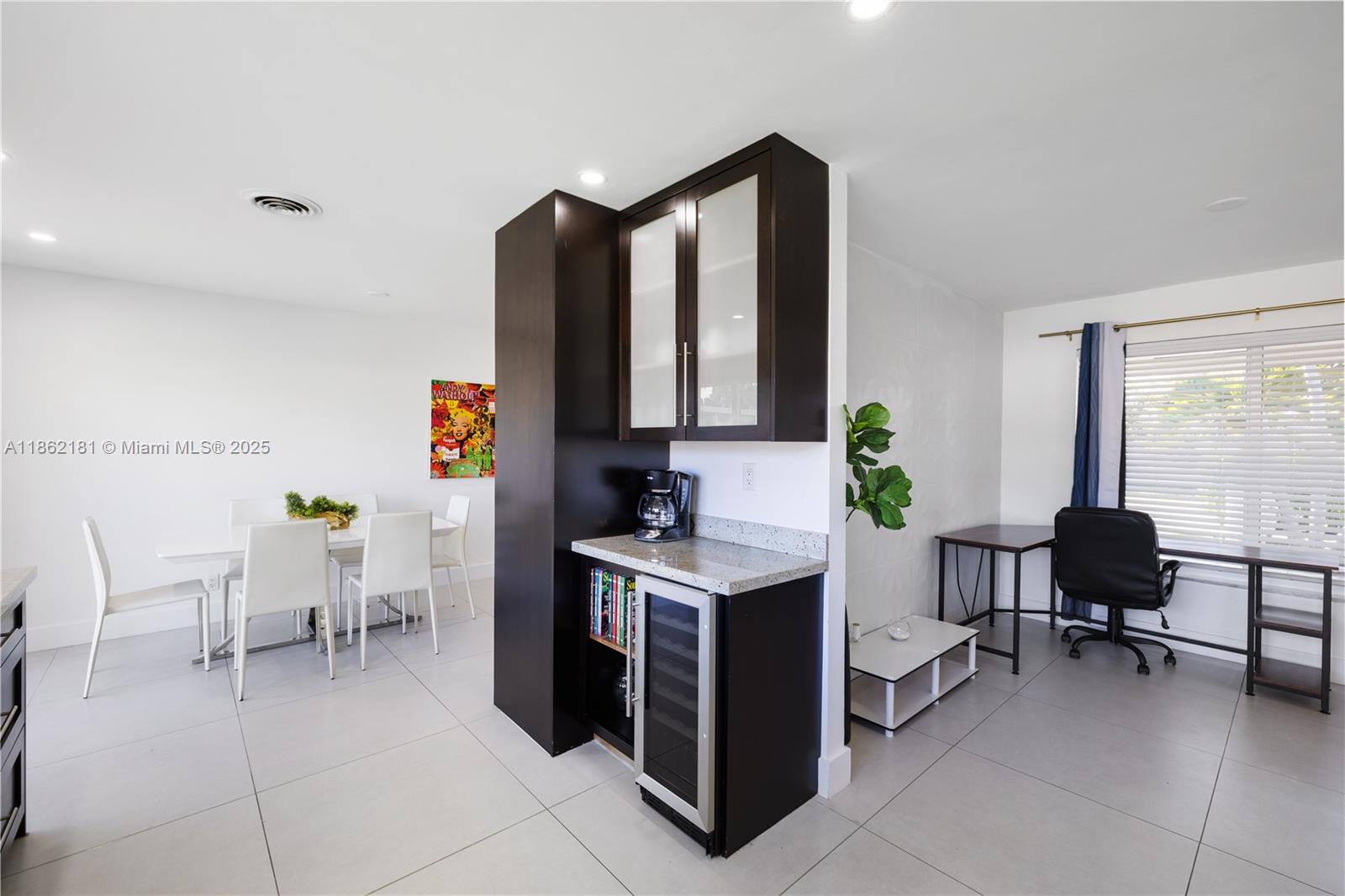 GILL ISLES - Residential Lease