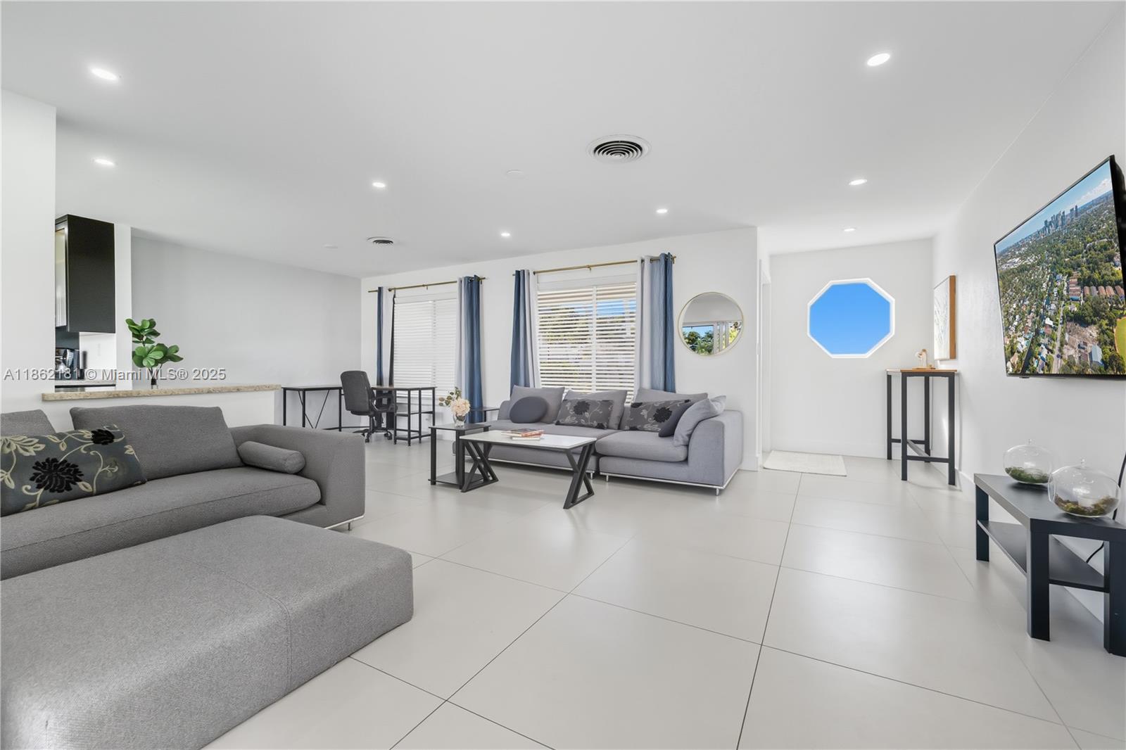 GILL ISLES - Residential Lease