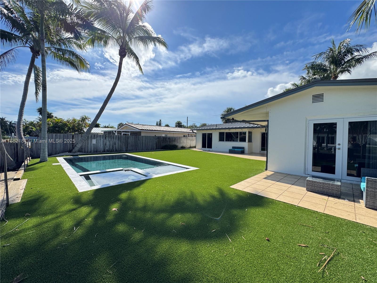 GILL ISLES - Residential Lease