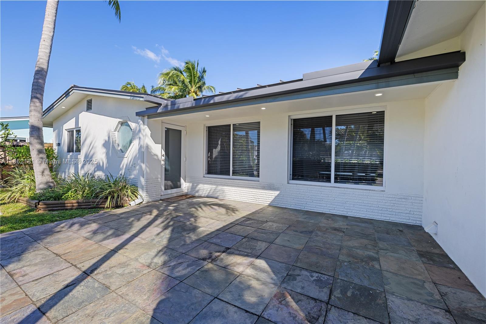 GILL ISLES - Residential Lease