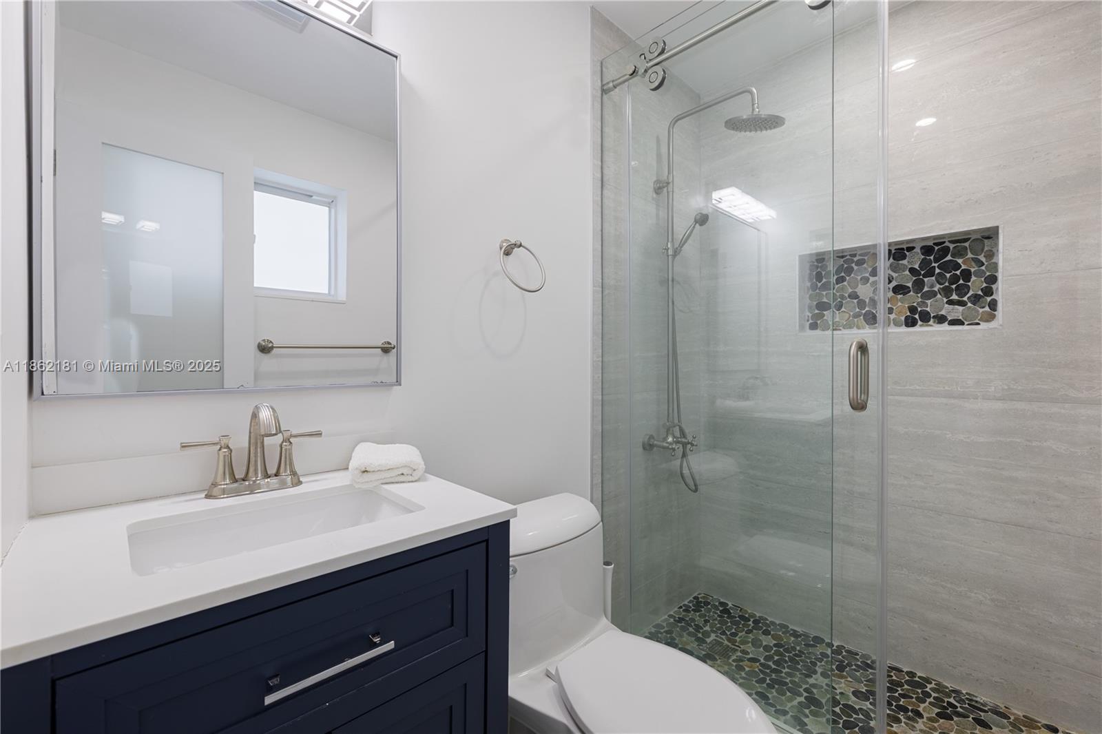 GILL ISLES - Residential Lease